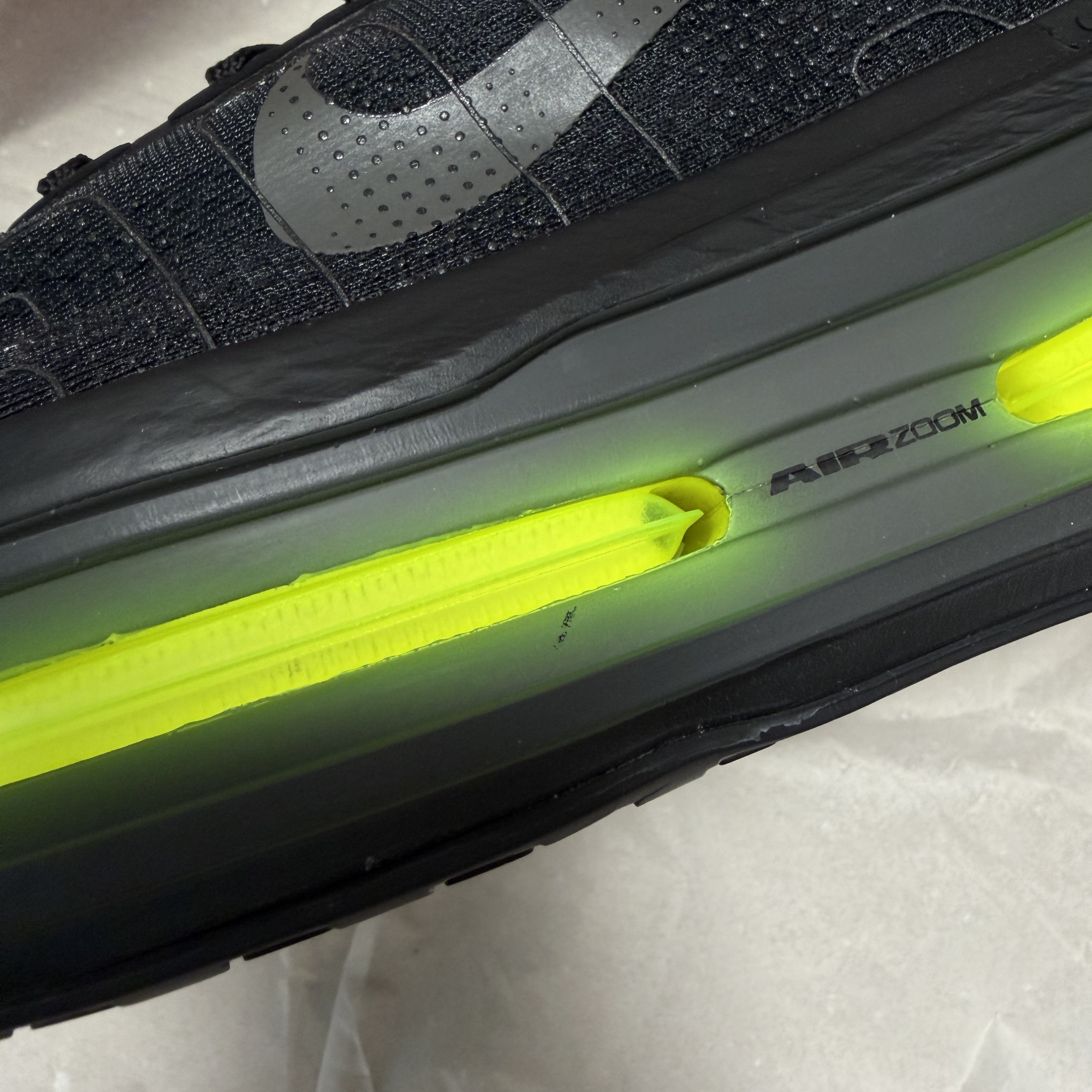 Nike Vomero Premium Sail Coconut Milk 착용 스타일 - 5