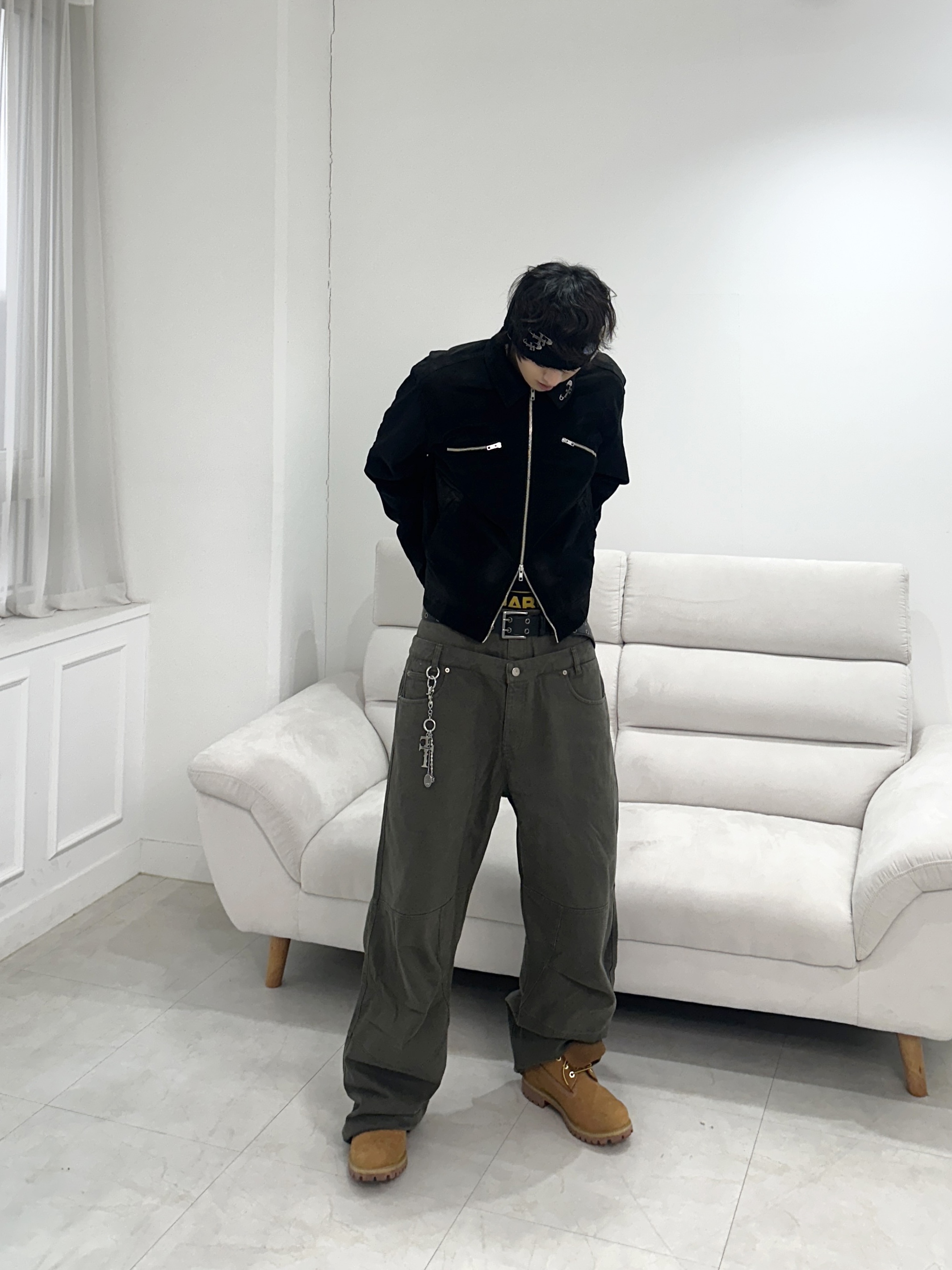 Farfromwhat Far Double Waist Pants, Farfromwhat Far Pin Button & Safety Pin 착용 스타일 - 2