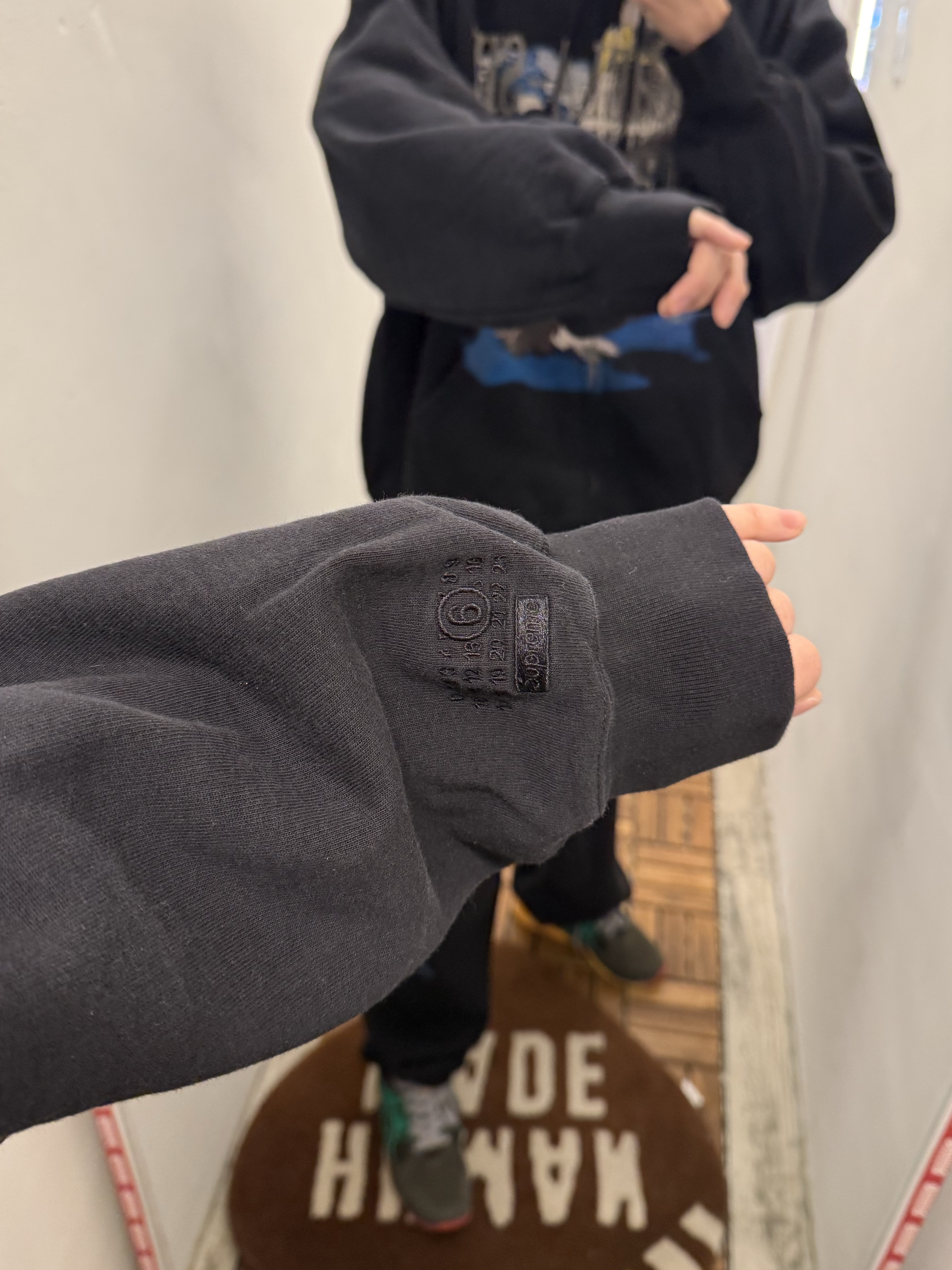 Supreme x MM6 Maison Margiela Eagle Zip Up Hooded Sweatshirt Black - 26SS, Supreme x MM6 Maison Margiela Eagle Sweatpant Black - 26SS 착용 스타일 - 6