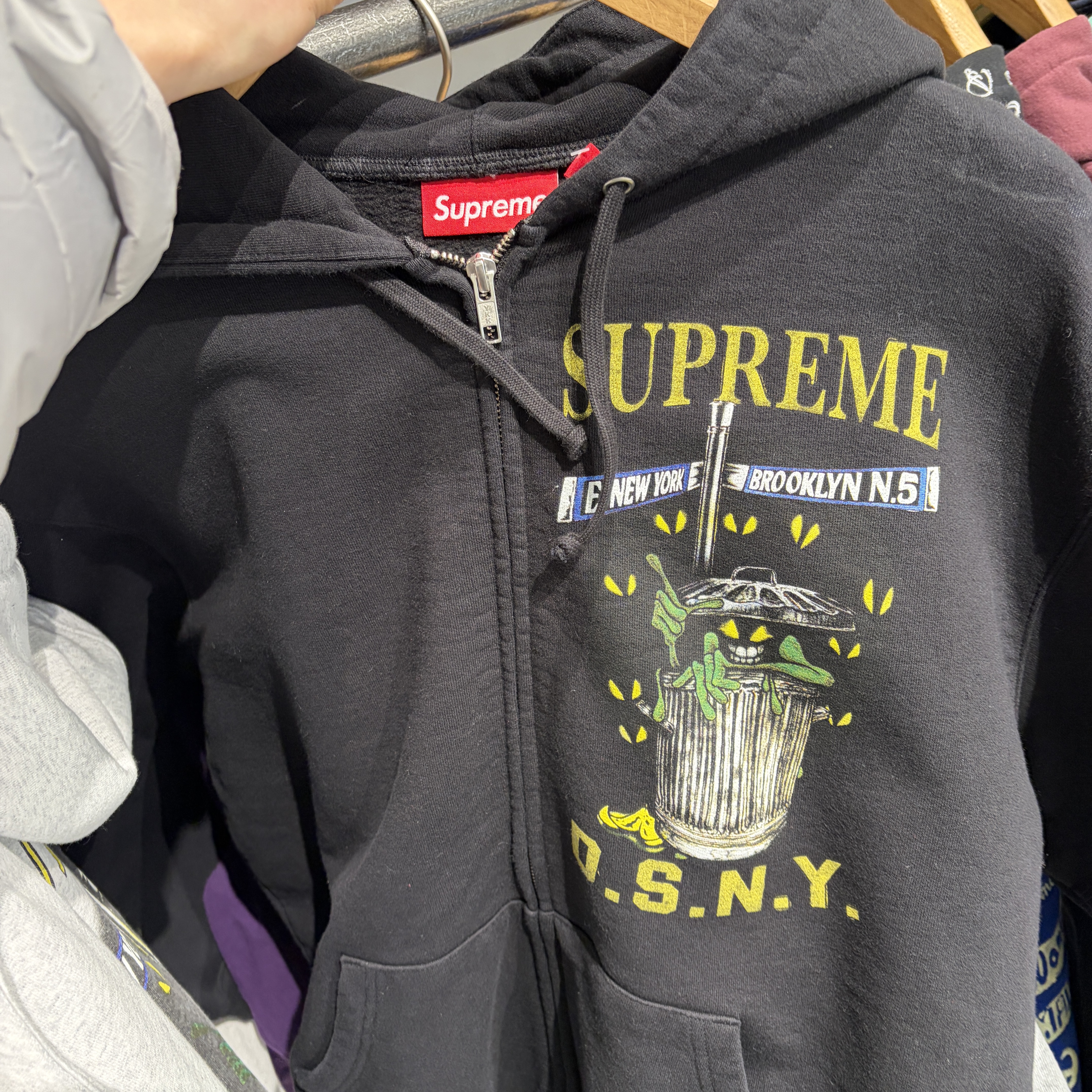 Supreme x DSNY Zip Up Hooded Sweatshirt Black - 26SS 착용 스타일