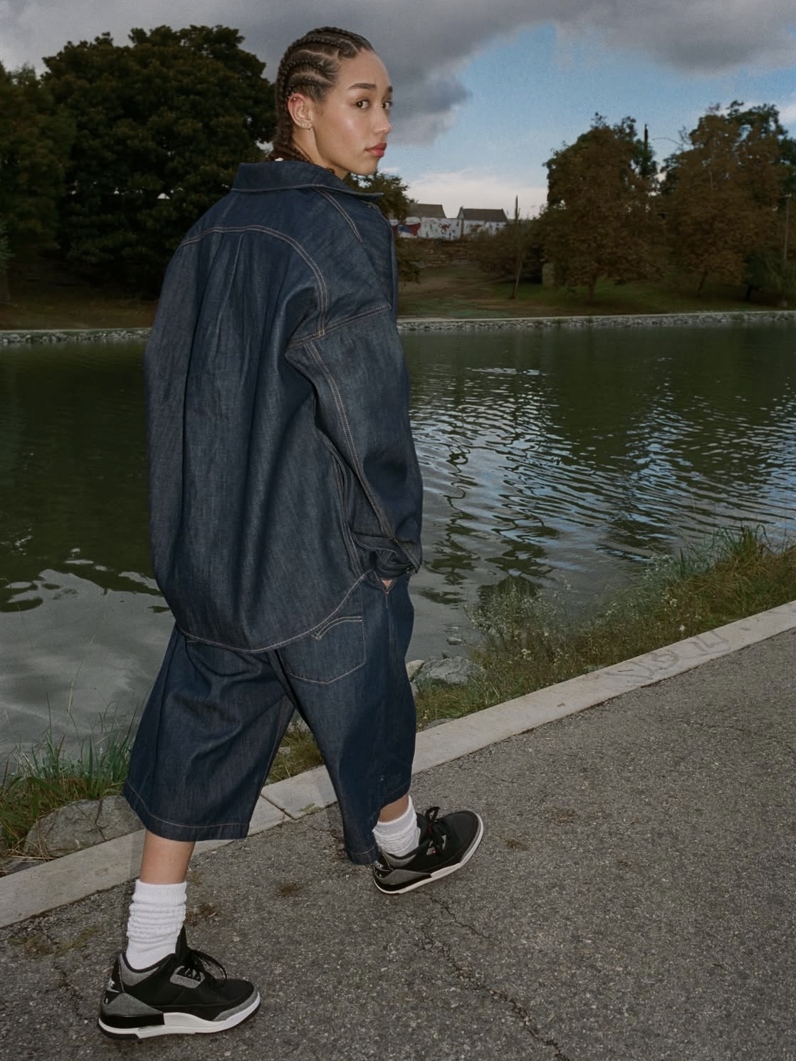 Levi's x Jordan Overshirt Jacket Indigo, Levi's x Jordan Baggy Shorts Indigo 착용 스타일 - 2