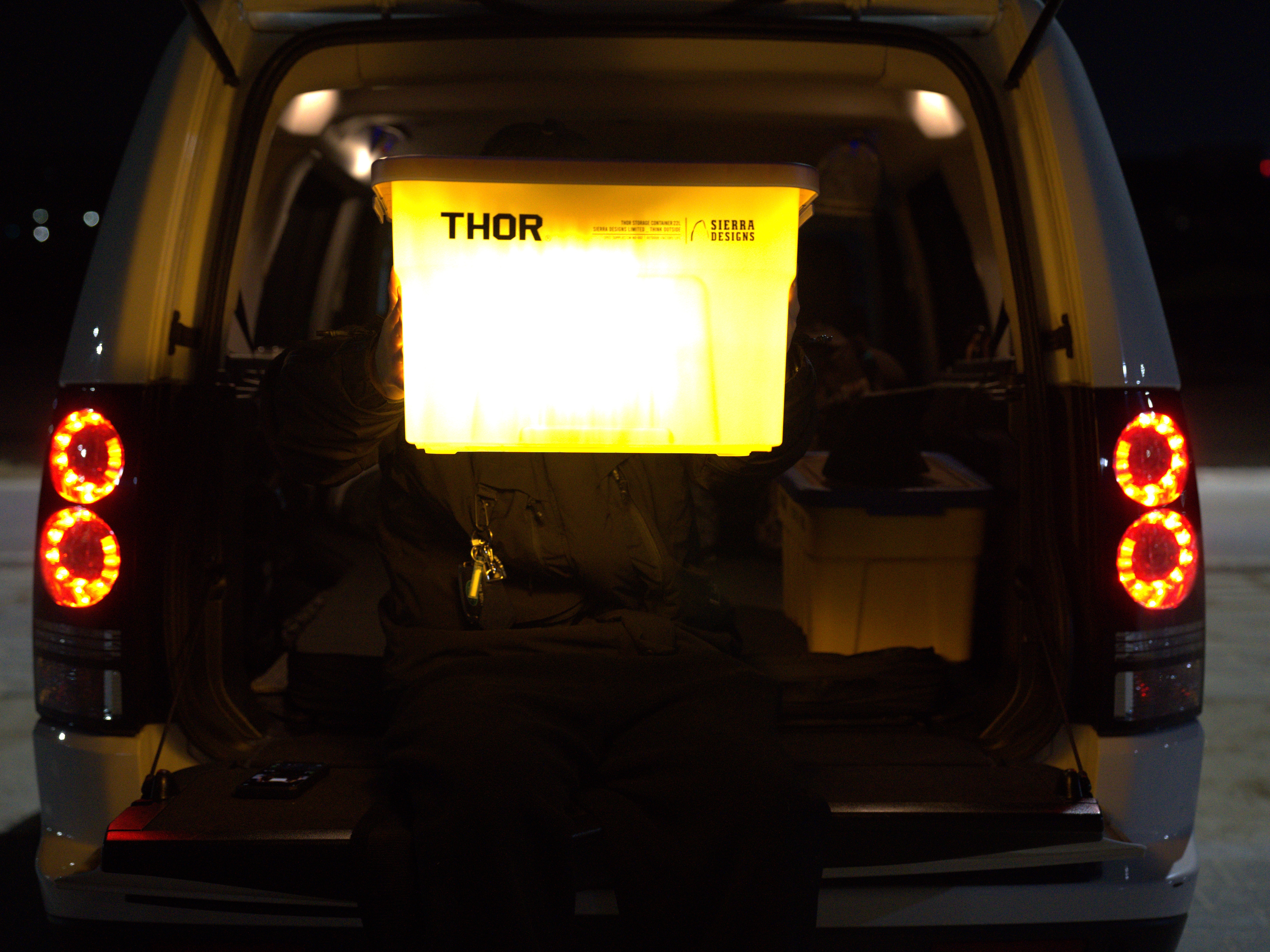 SIERRA DESIGNS GRAND MOTHERSHIP LT THOR Box 22L Clear Multi 착용 스타일 - 9