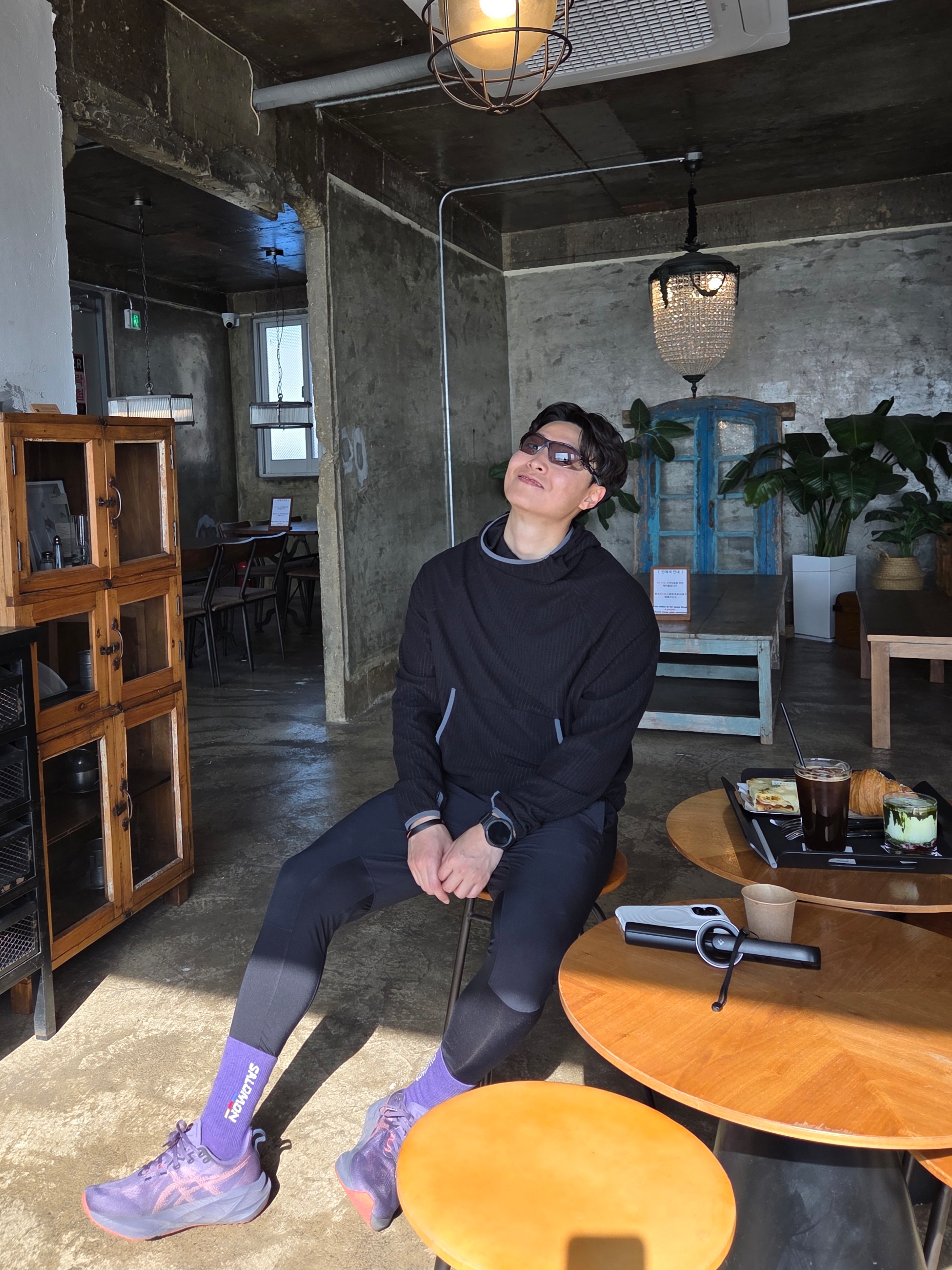 Montbell Shield Glasses Light Gray, Asics Novablast 5 Greyish Purple Coral Reef 착용 스타일 - 3