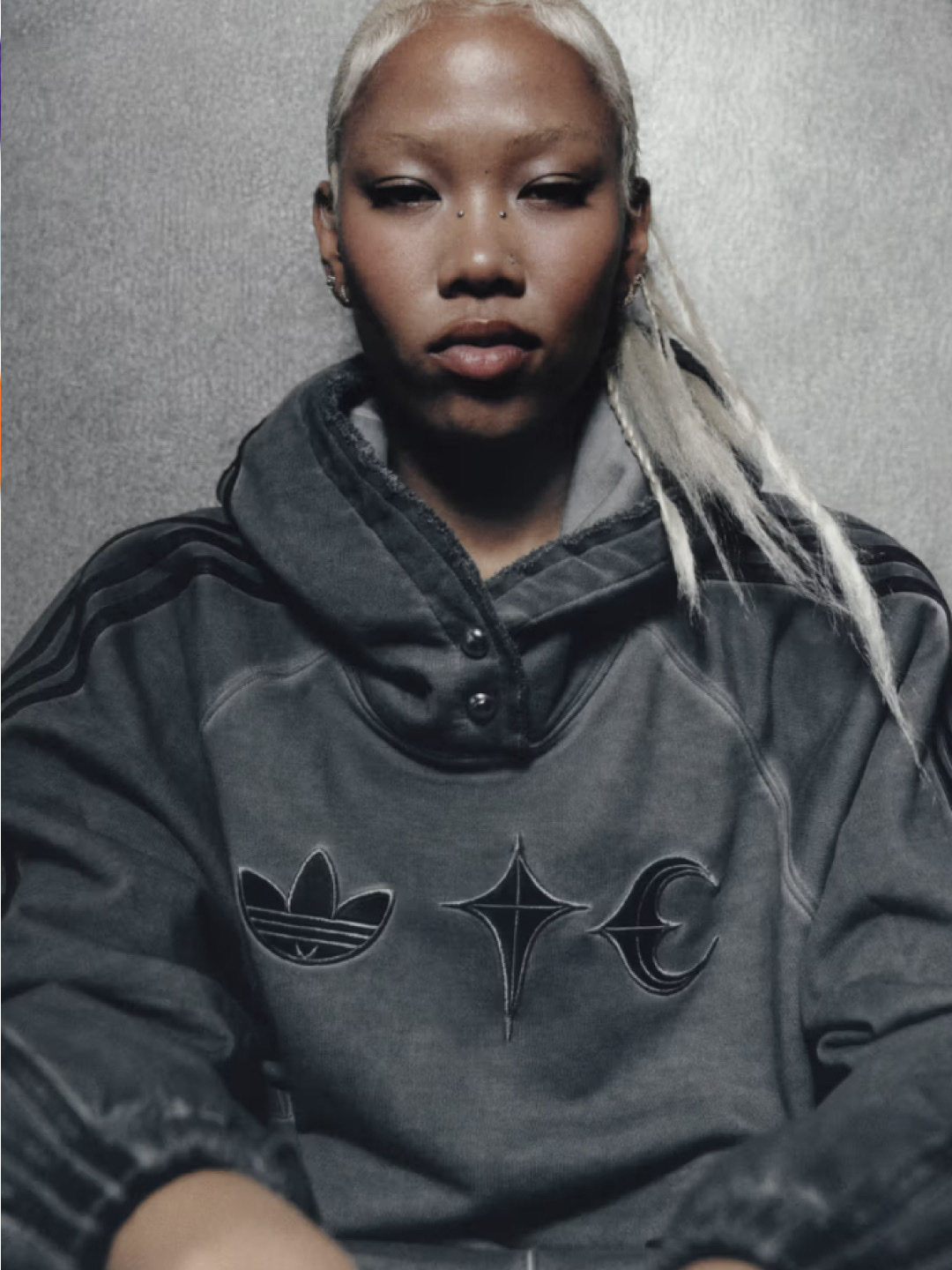 Adidas x Thug Club Sweat Hoodie Black - KR Sizing, Adidas x Thug Club Sweat Hoodie Power Red - KR Sizing ์ฐฉ์ฉ ์คํ์ผ - 3