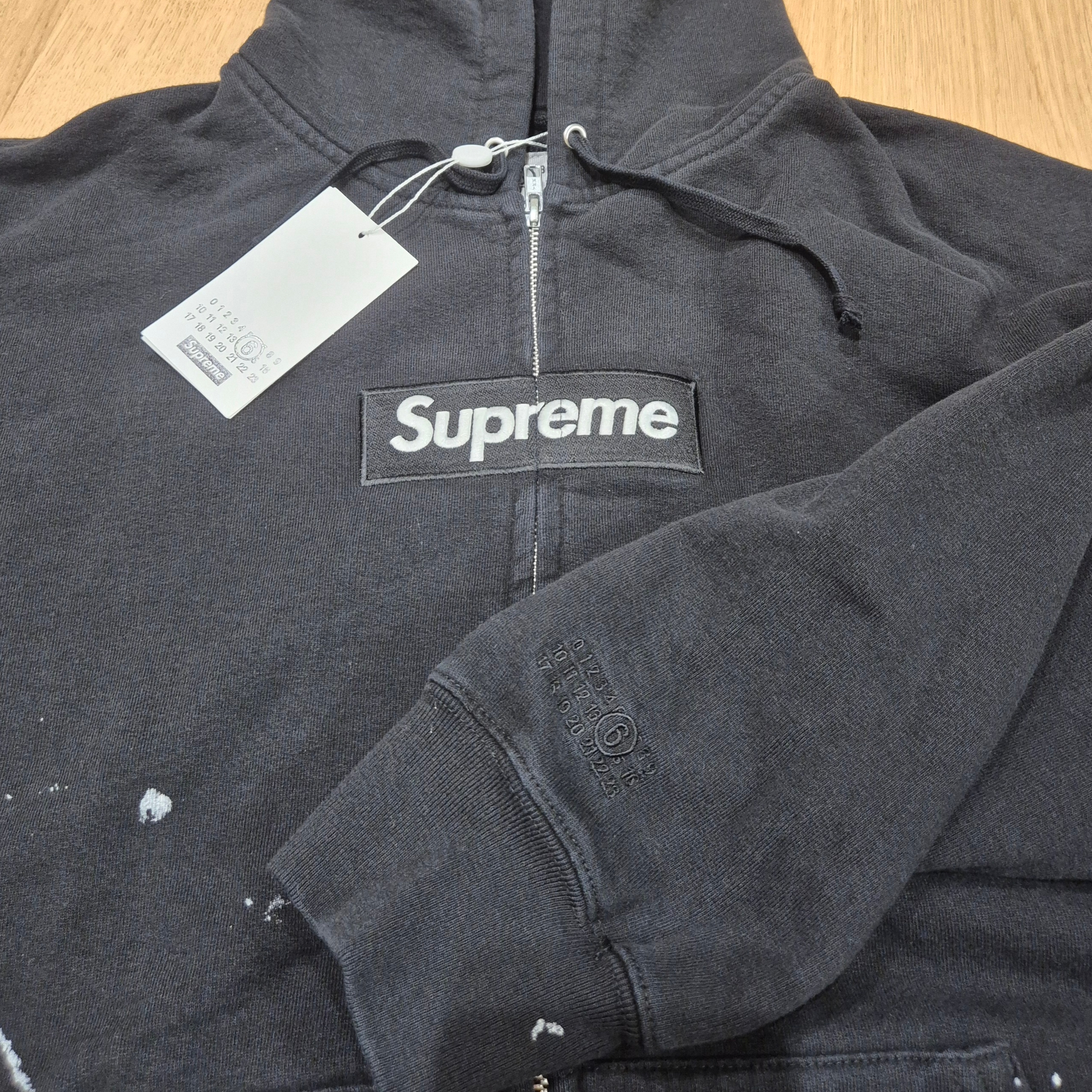 Supreme x MM6 Maison Margiela Box Logo Zip Up Hooded Sweatshirt Black - 26SS 착용 스타일