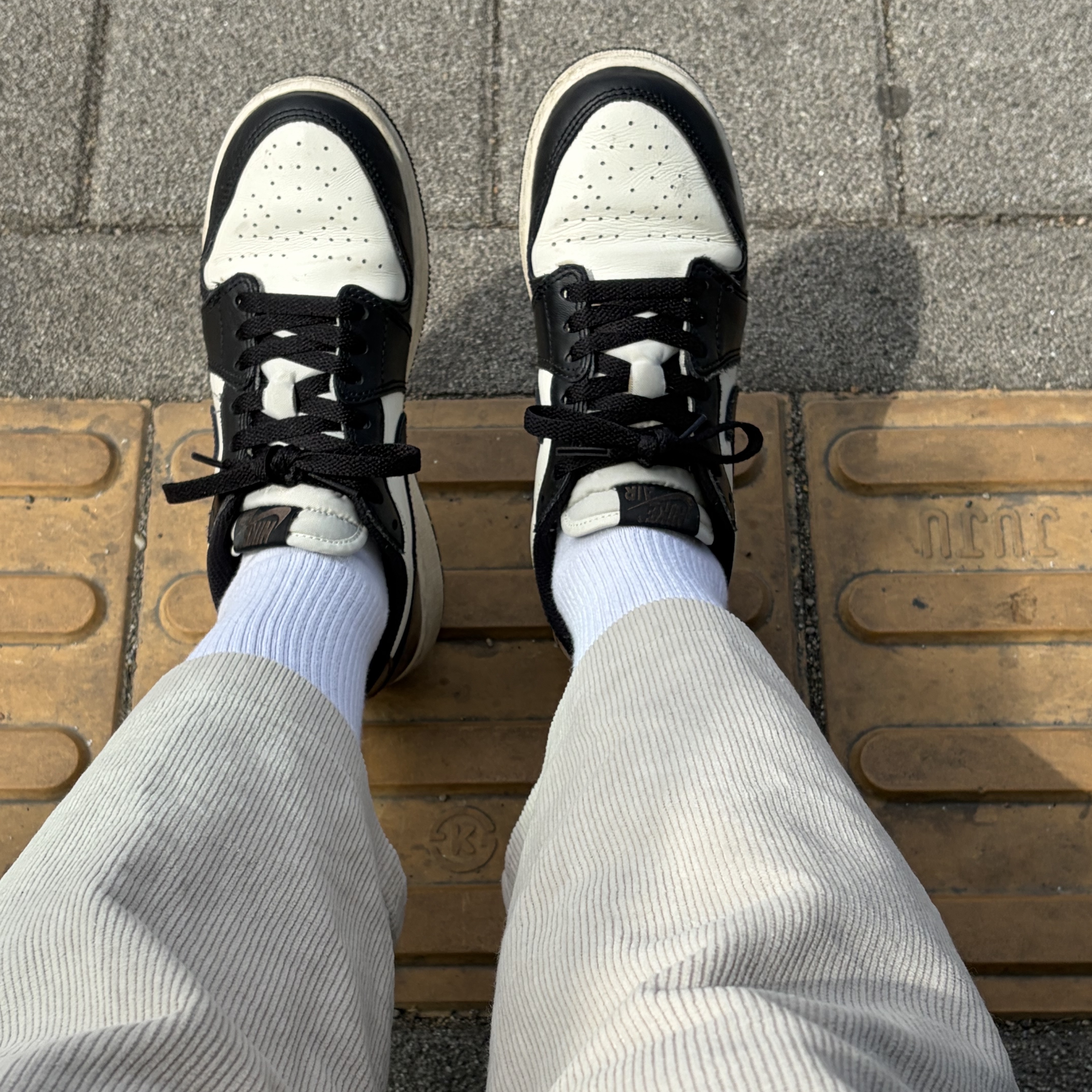 (GS) Jordan 1 Retro Low OG Mocha 착용 스타일