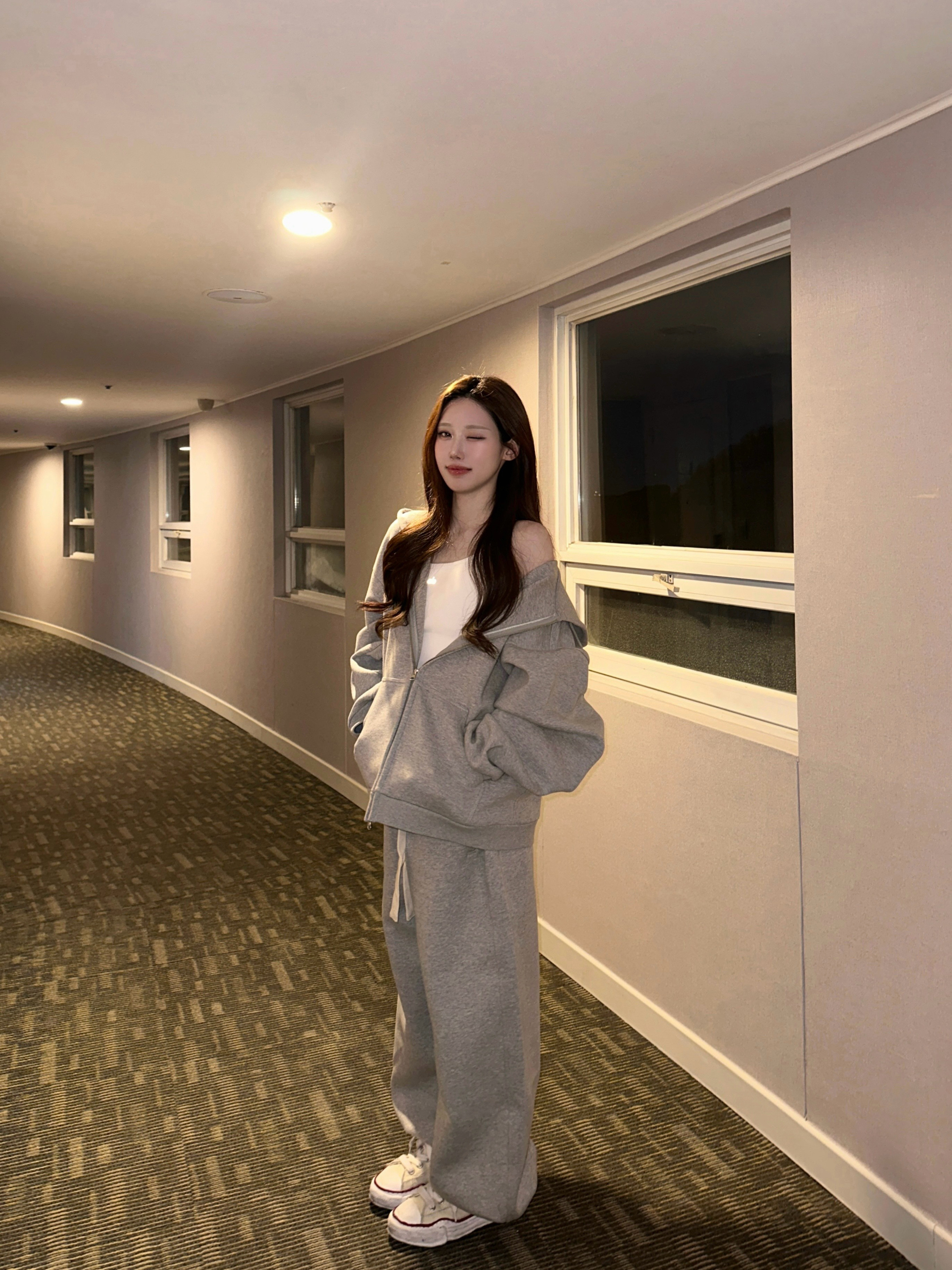 Nonnod Scuba Zip Hoodie Grey, Nonnod Scuba Pajama Pants Grey 착용 스타일