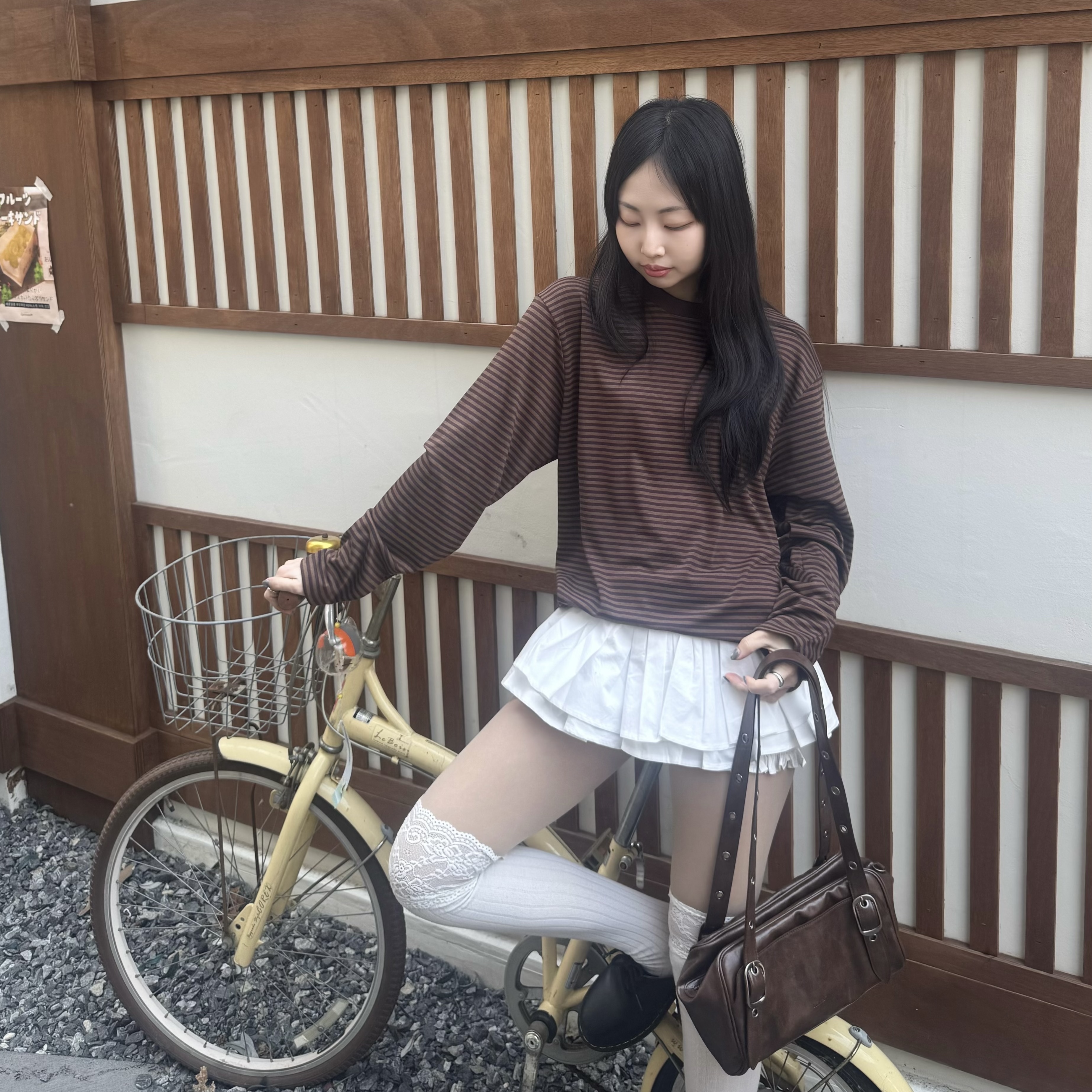 SLOW RECORD HOUSE Stripe Long Sleeve Brown 착용 스타일 - 4