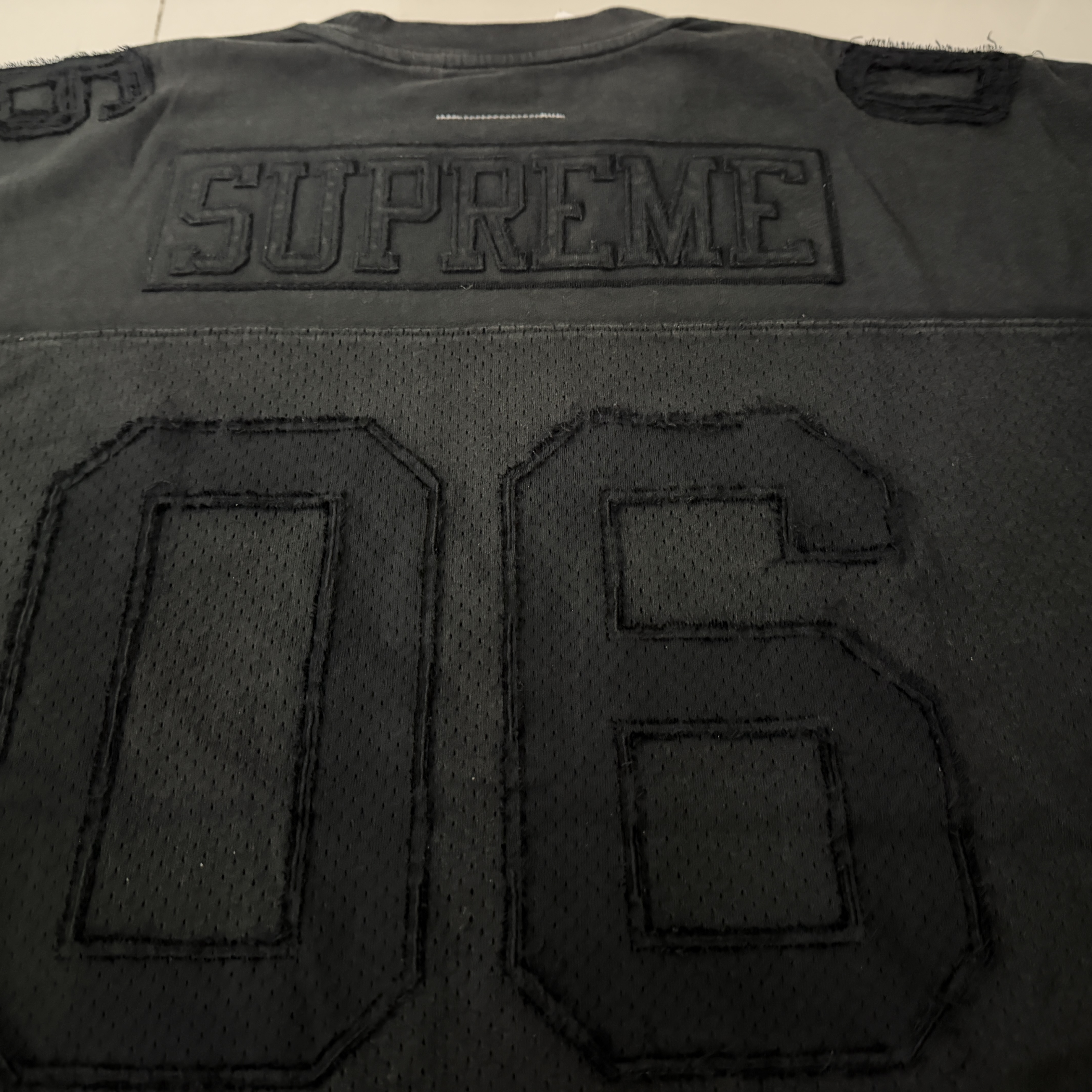 Supreme x MM6 Maison Margiela Cotton Football Jersey Black - 26SS 착용 스타일 - 4
