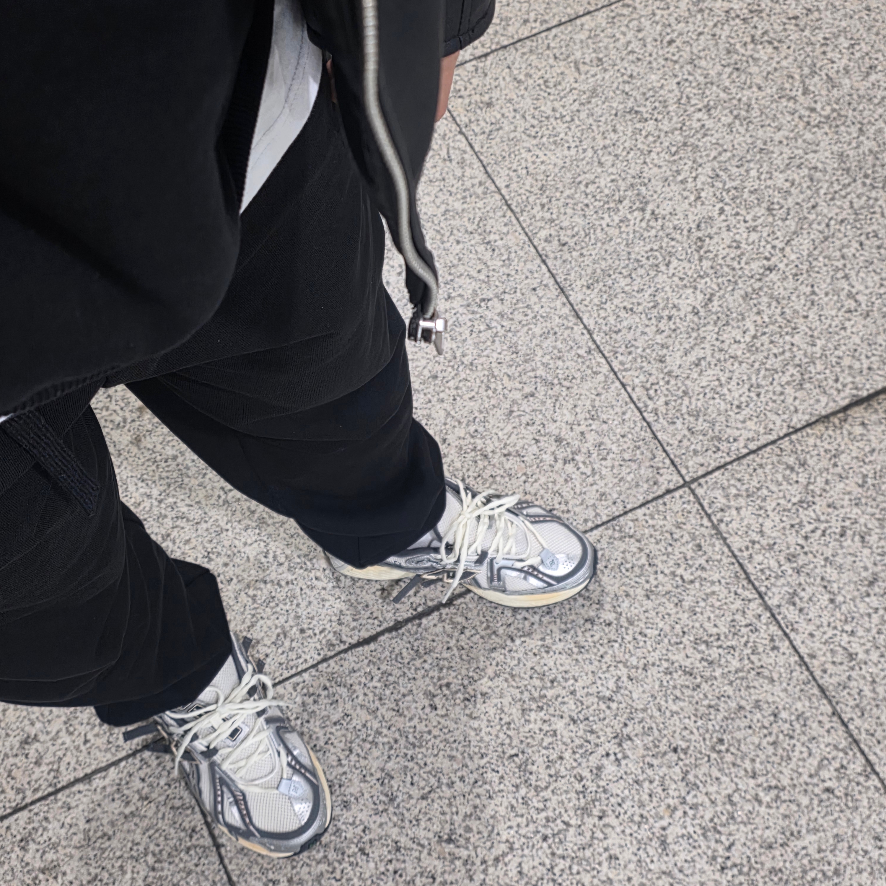 Dr. Martens Jericho Leather & Neoprene Hybrid Sandals Black 착용 스타일