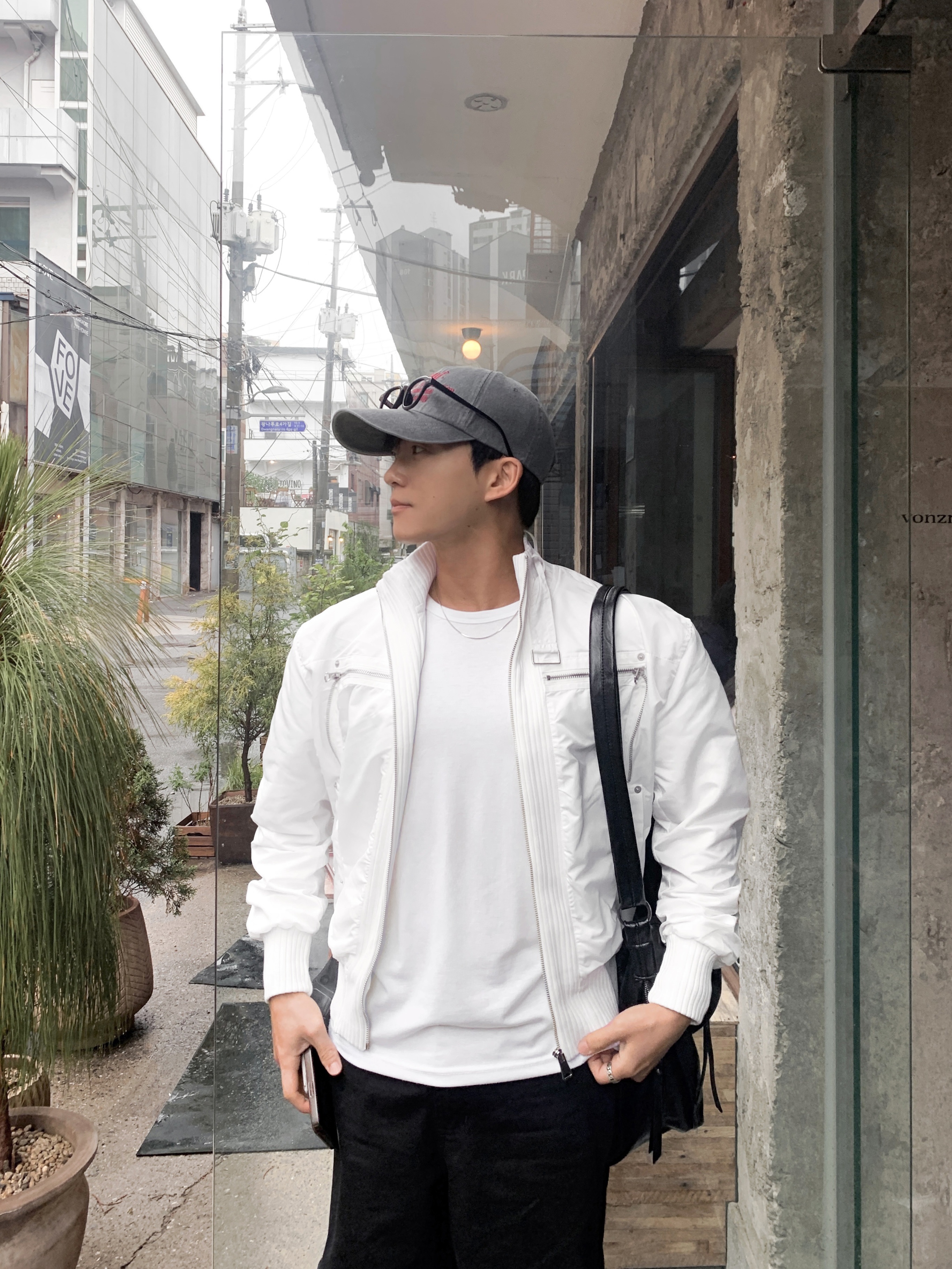 Nike Total 90 III SP Metallic Silver and Black, Gentle Monster Kubo 01 Black 착용 스타일 - 2