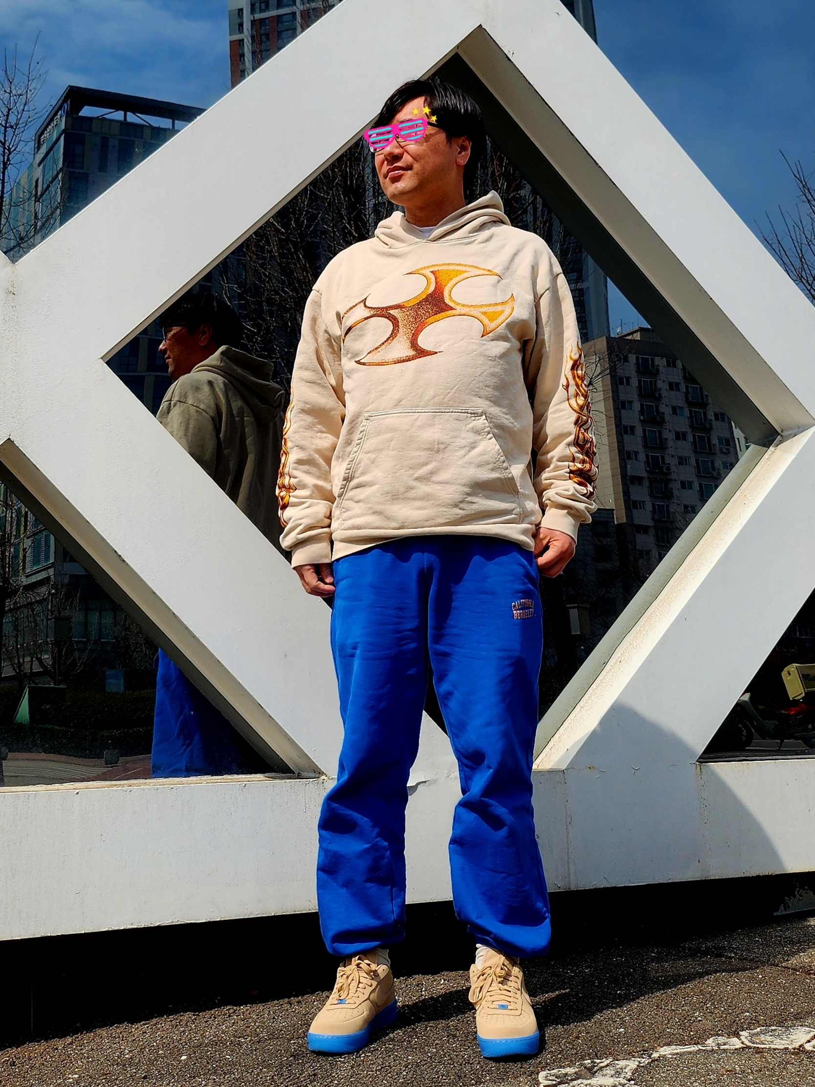 Basketcase Beyblade Hoodie Bone, Nike x Kobe Bryant Air Force 1 Low Protro Linen and University Blue 착용 스타일