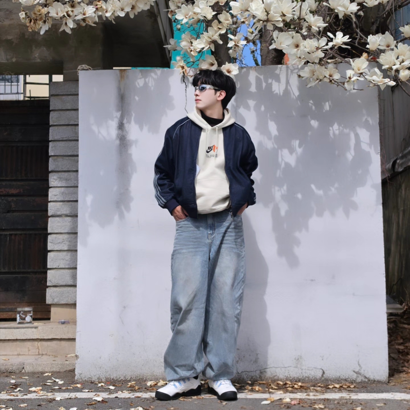 Adidas SST Adicolor Loose SST Denim Stone Jacket Indigo Denim - KR Sizing, Adidas SST Adicolor Loose SST Denim Stone Jacket Indigo Denim - US Sizing 착용 스타일 - 8