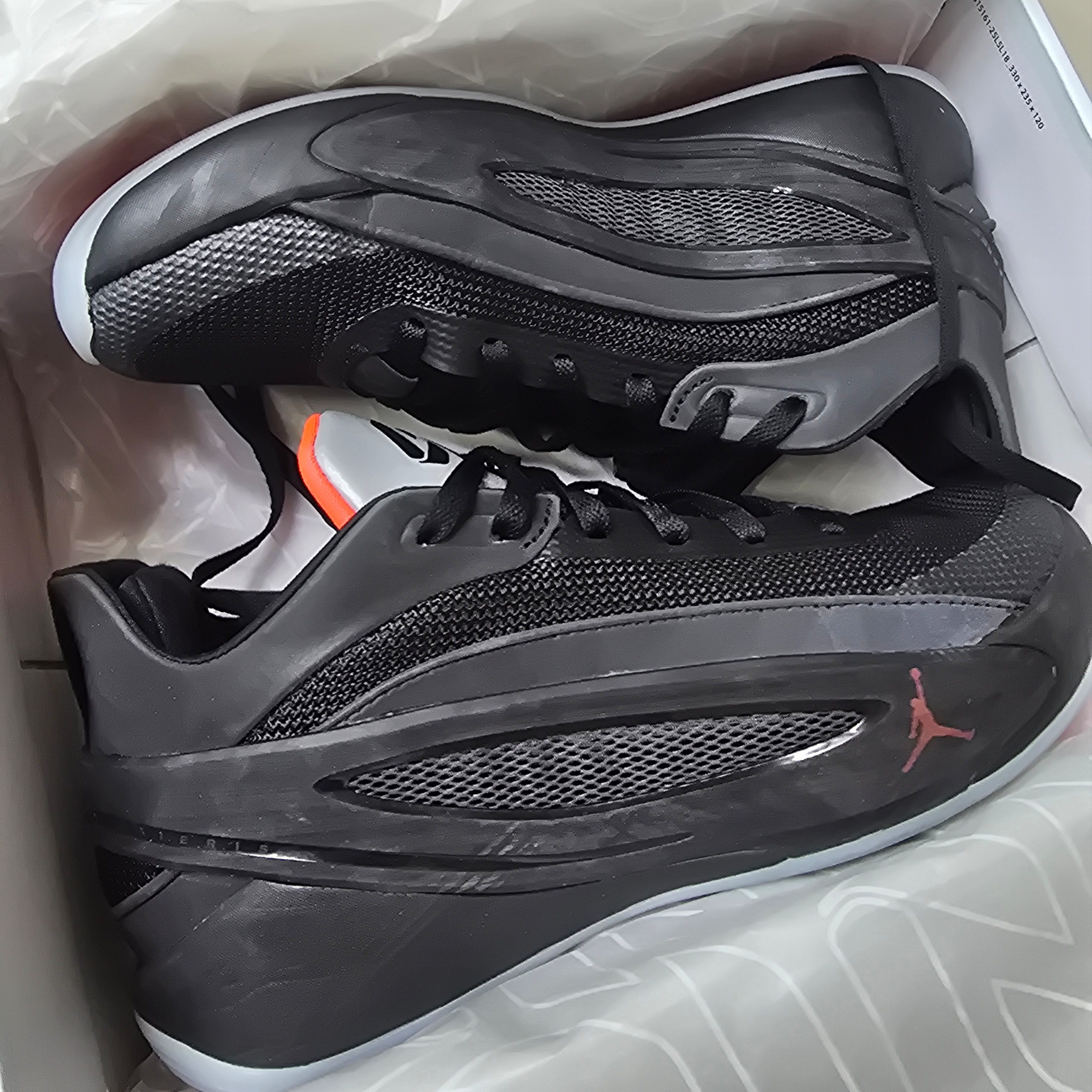 Jordan Luka 5 Venom PF Black Bright Crimson 착용 스타일