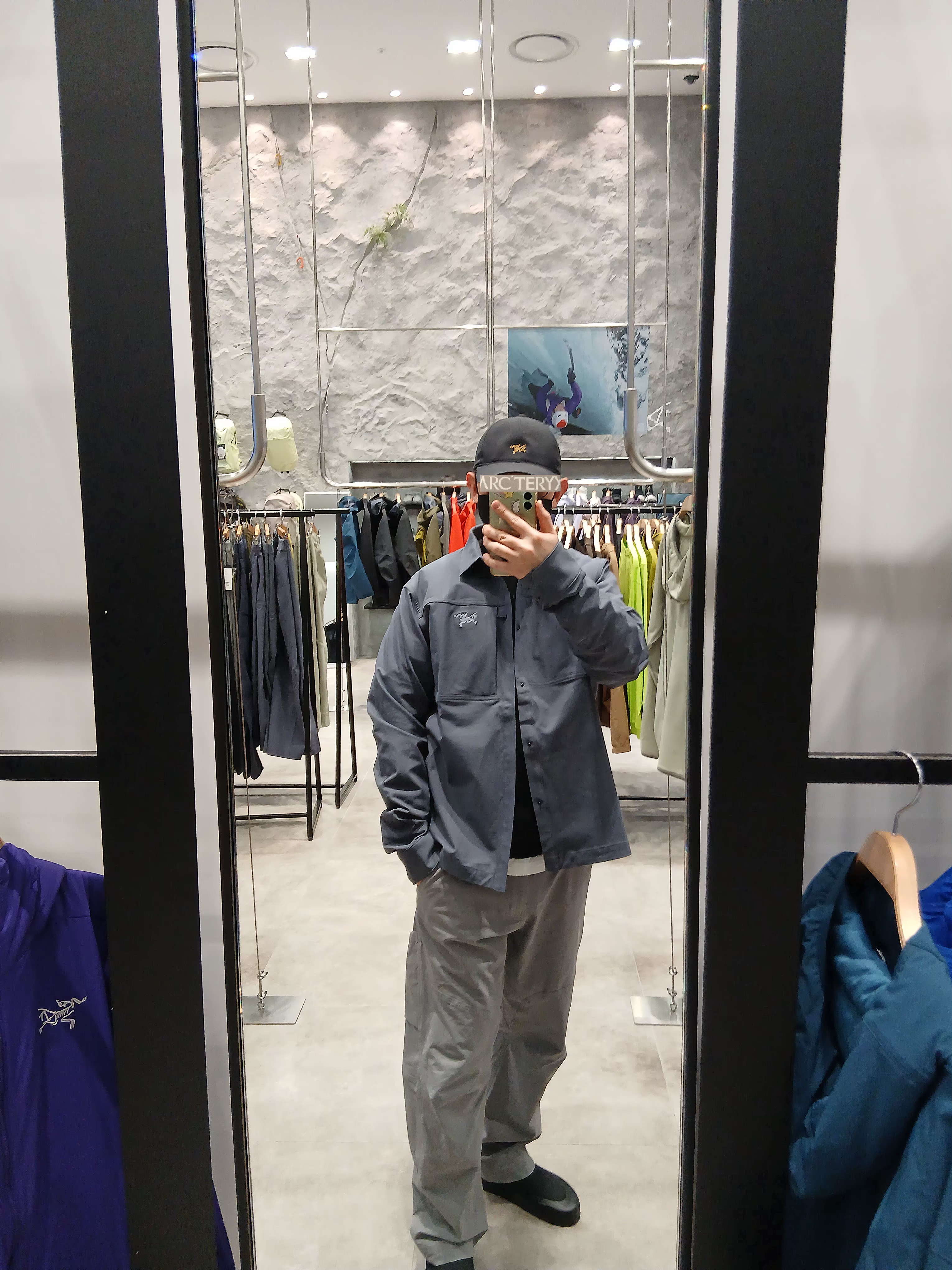 Arc'teryx Small Bird Cap Black, Arc'teryx Kragg SL Cotton LS Shirt White Light 착용 스타일 - 4