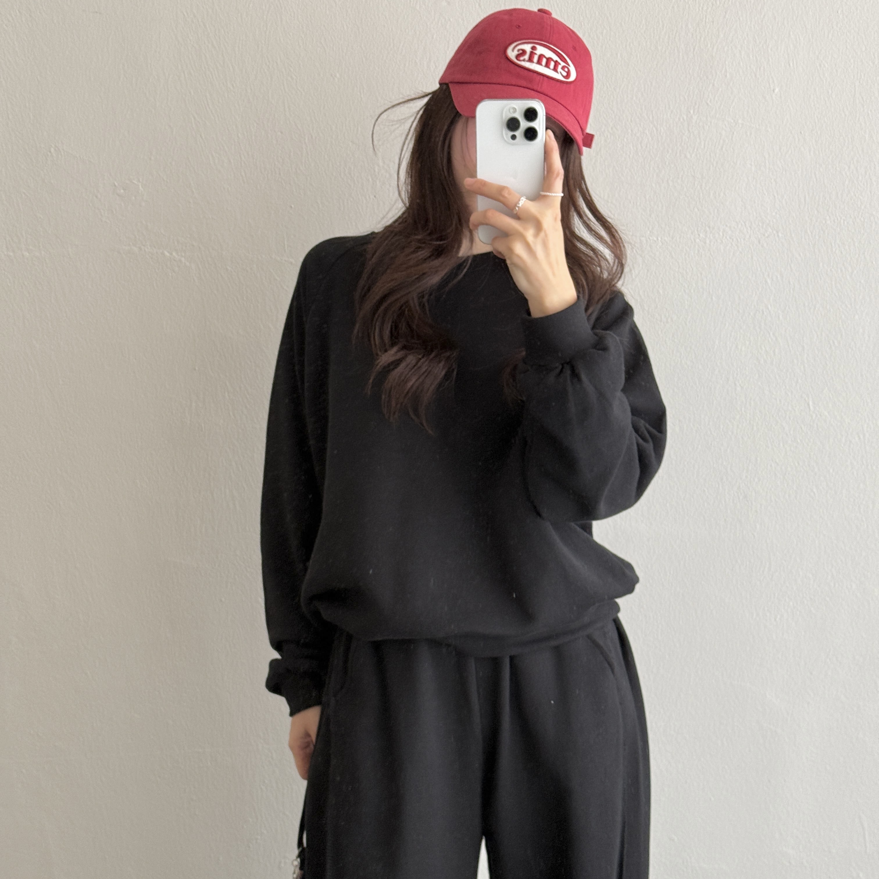 Emis Tone On Tone Wappen Ball Cap Red, Adidas Samba OG Cloud White 착용 스타일 - 3