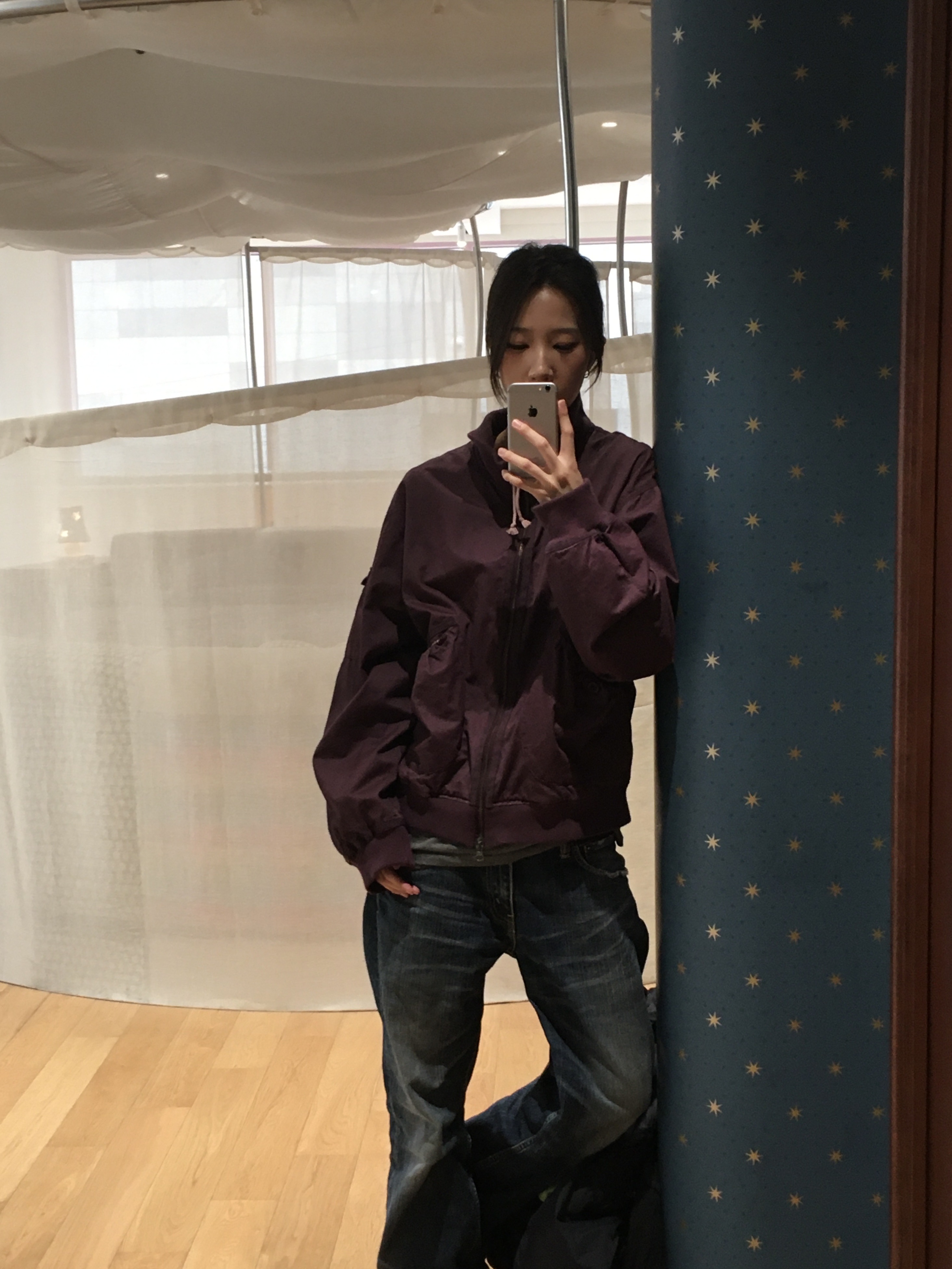 COYSEIO Dusty Cotton Bomber Jacket Purple 착용 스타일