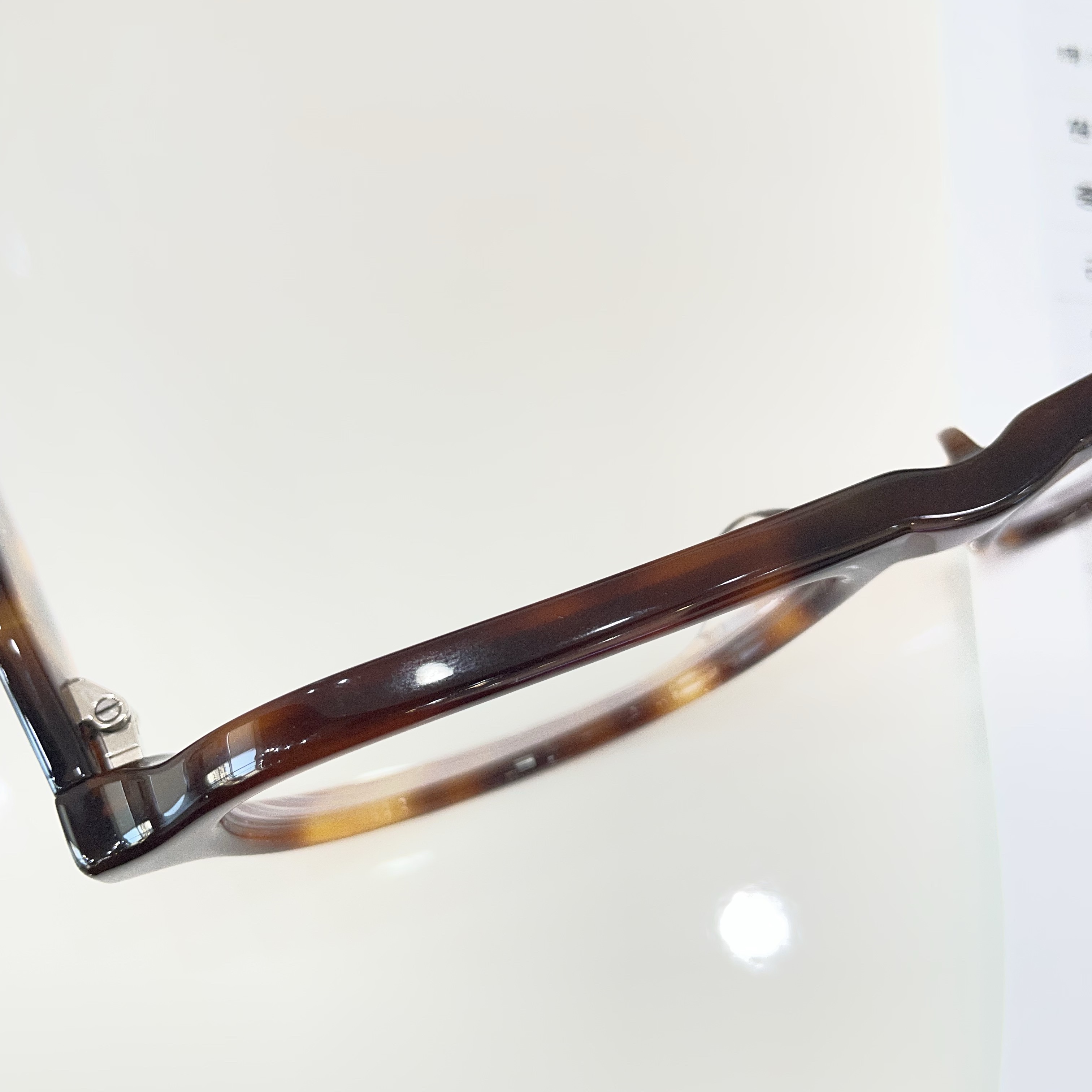 Gentle Monster x Maison Margiela MM113 Tortoiseshell Clear 착용 스타일