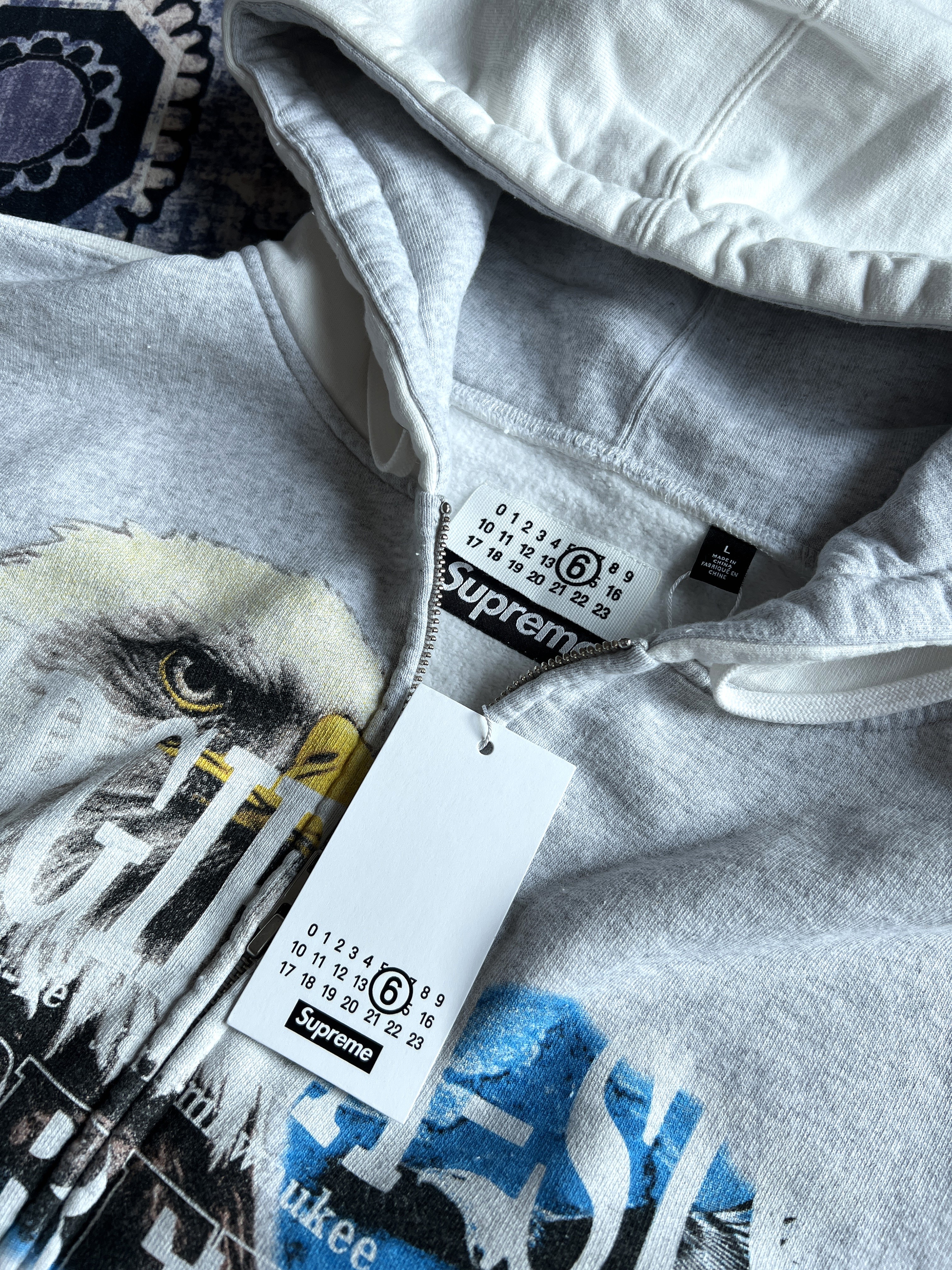 Supreme x MM6 Maison Margiela Eagle Zip Up Hooded Sweatshirt Ash Grey - 26SS 착용 스타일 - 2