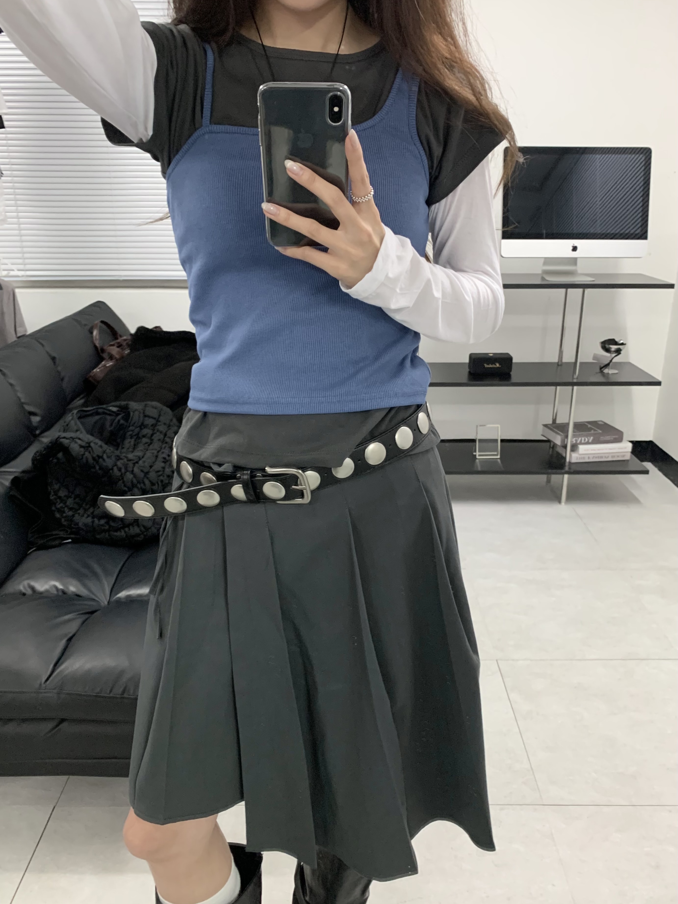 Marshall EmbertonII Black & Brass (Korean Ver.), COS Quilted Oversized Shoulder Bag Black 착용 스타일 - 1