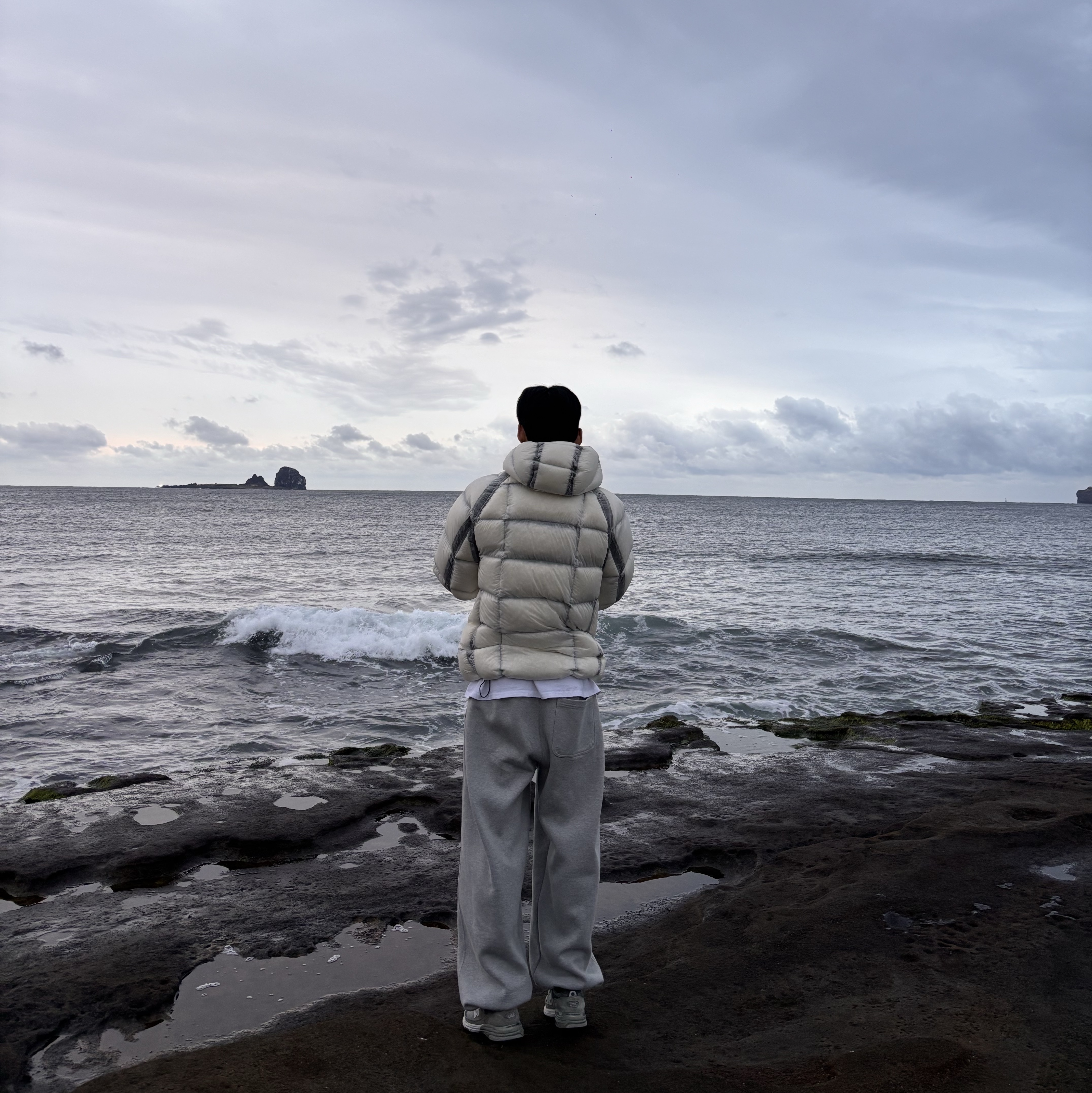 C.P. Company D.D. Shell Hooded Down Jacket Gauze White - 25FW 착용 스타일