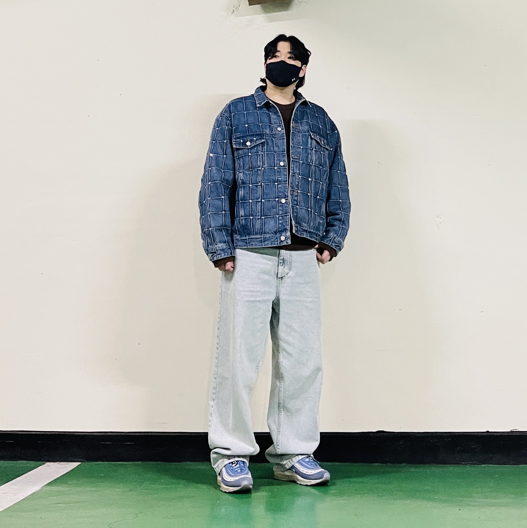 Nike Air Max 97 Have a Nike Day Indigo Storm, Supreme Studded Seam Denim Trucker Jacket Blue - 25SS 착용 스타일 - 1
