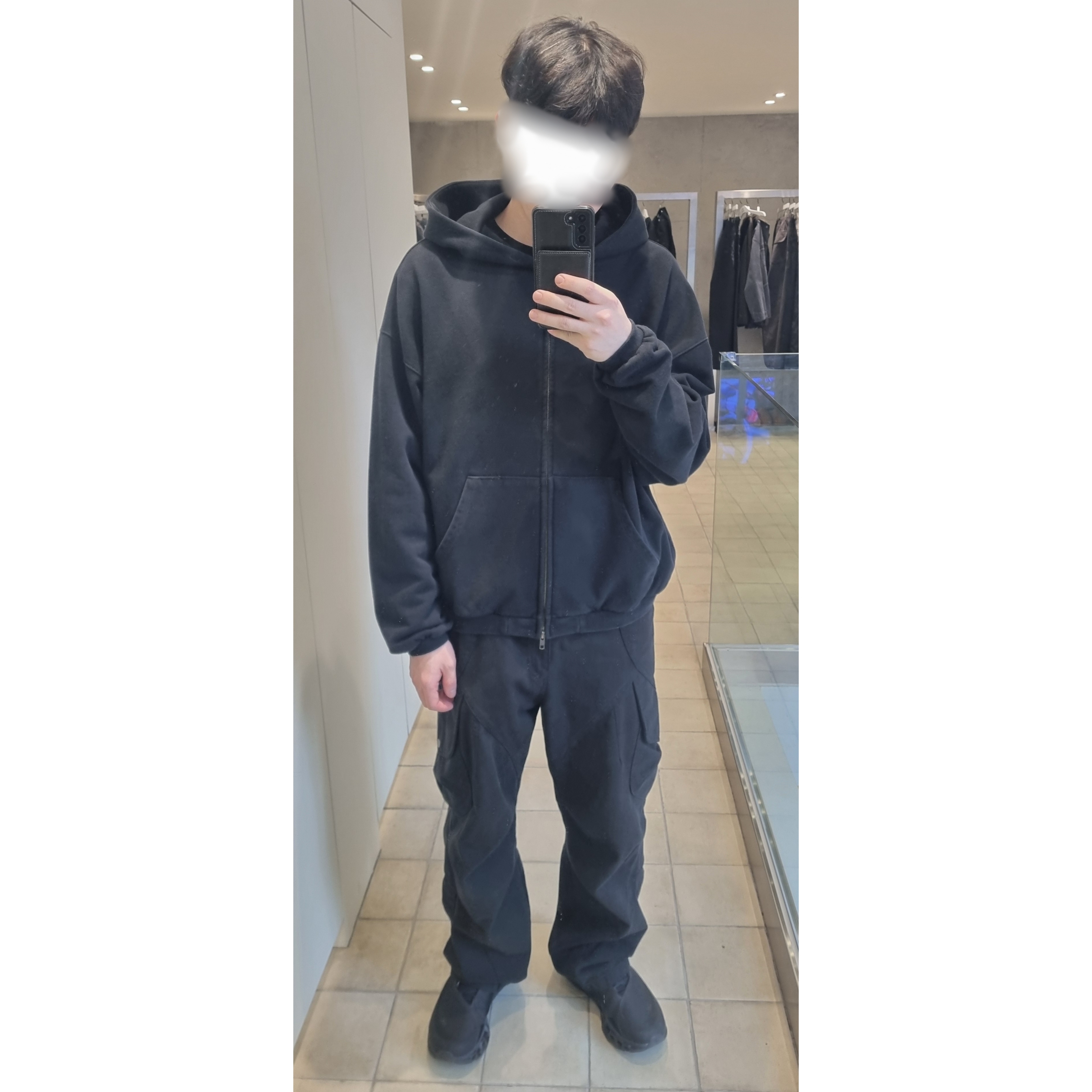 On Running x Post Archive Faction (Paf) Cloudmonster 2 Black Magnet, Polyteru Human Index Human Overdyed Zip Hoodie Ink Black 착용 스타일 - 1