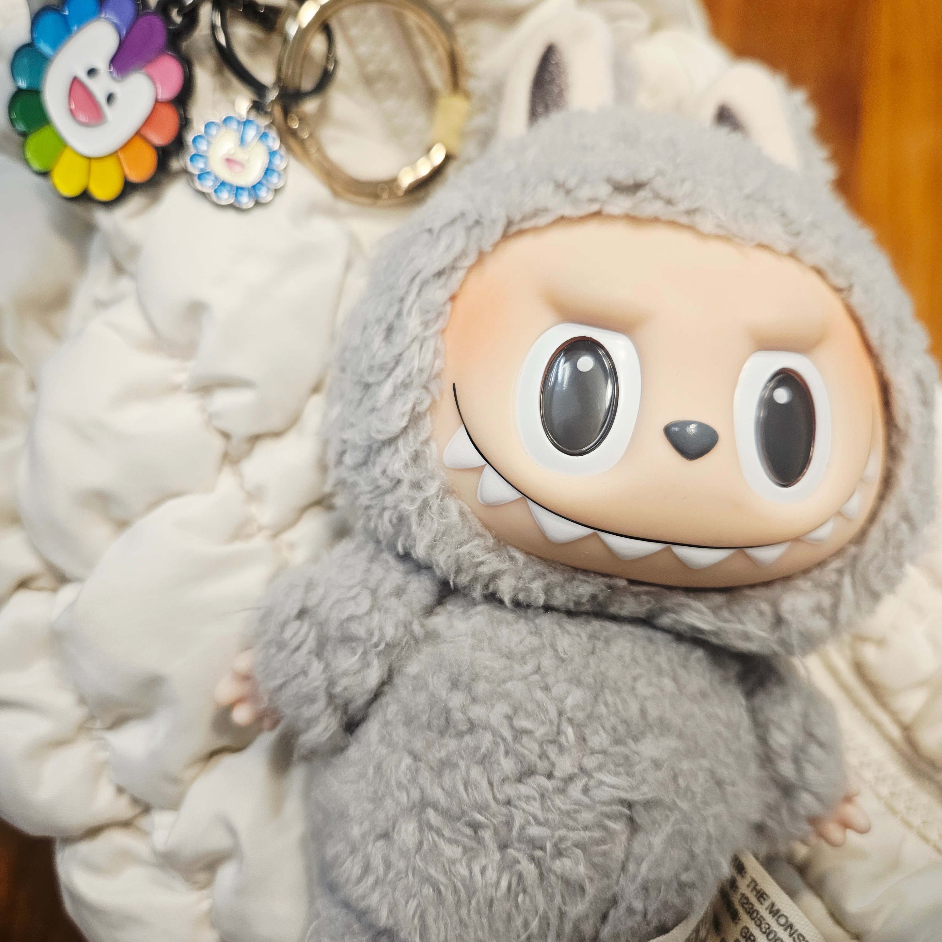 Pop Mart Labubu The Monsters Labubu Tasty Macarons Series Sesame Bean Keyring (Opened Case), COS Quilted Mini Bag Cream 착용 스타일 - 3