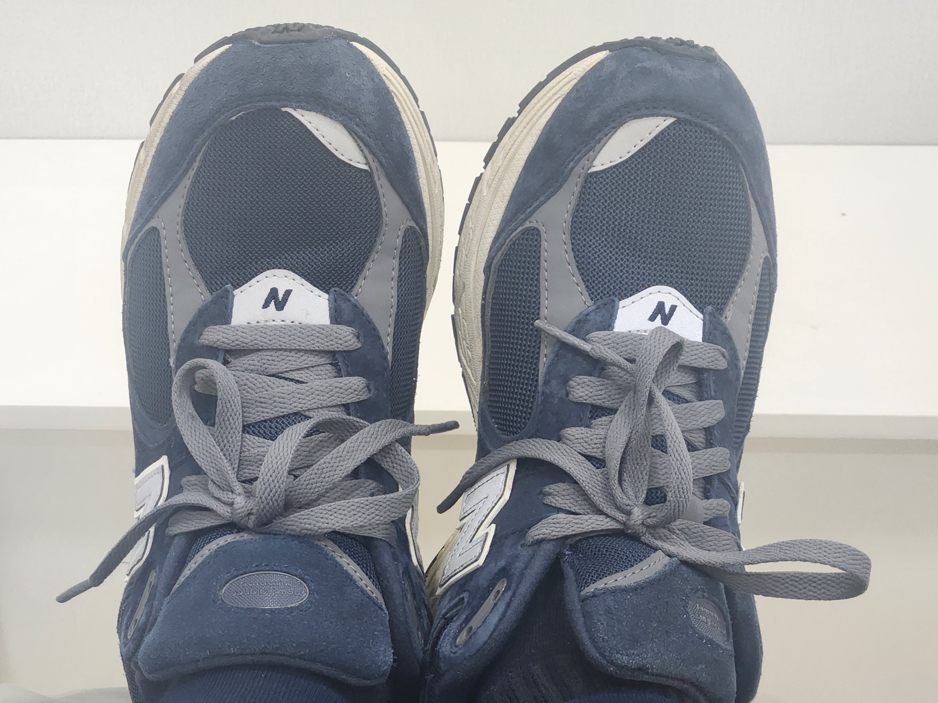 New Balance 2002R Eclipse Castlerock 착용 스타일