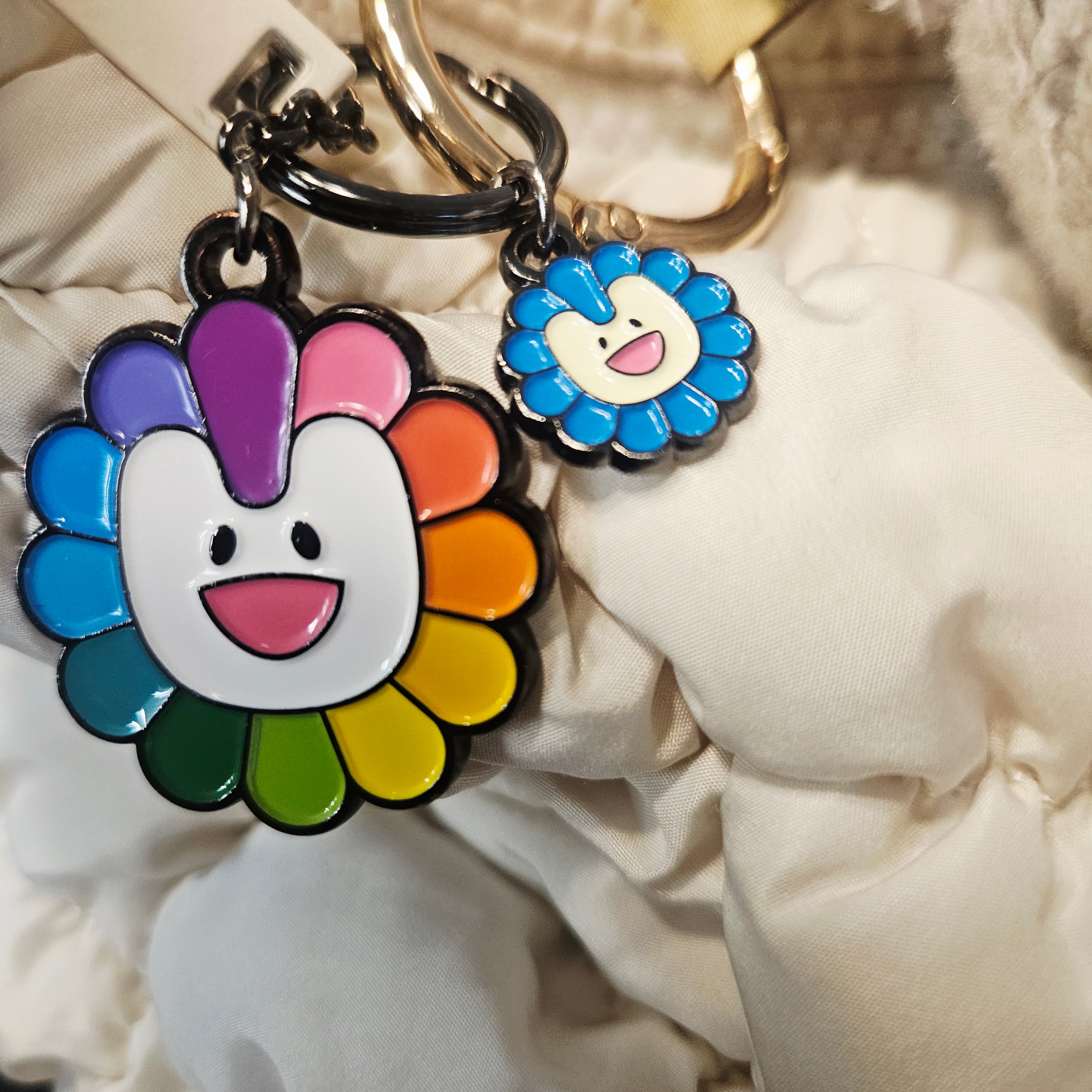 Pop Mart Labubu The Monsters Labubu Tasty Macarons Series Sesame Bean Keyring (Opened Case), COS Quilted Mini Bag Cream 착용 스타일 - 2