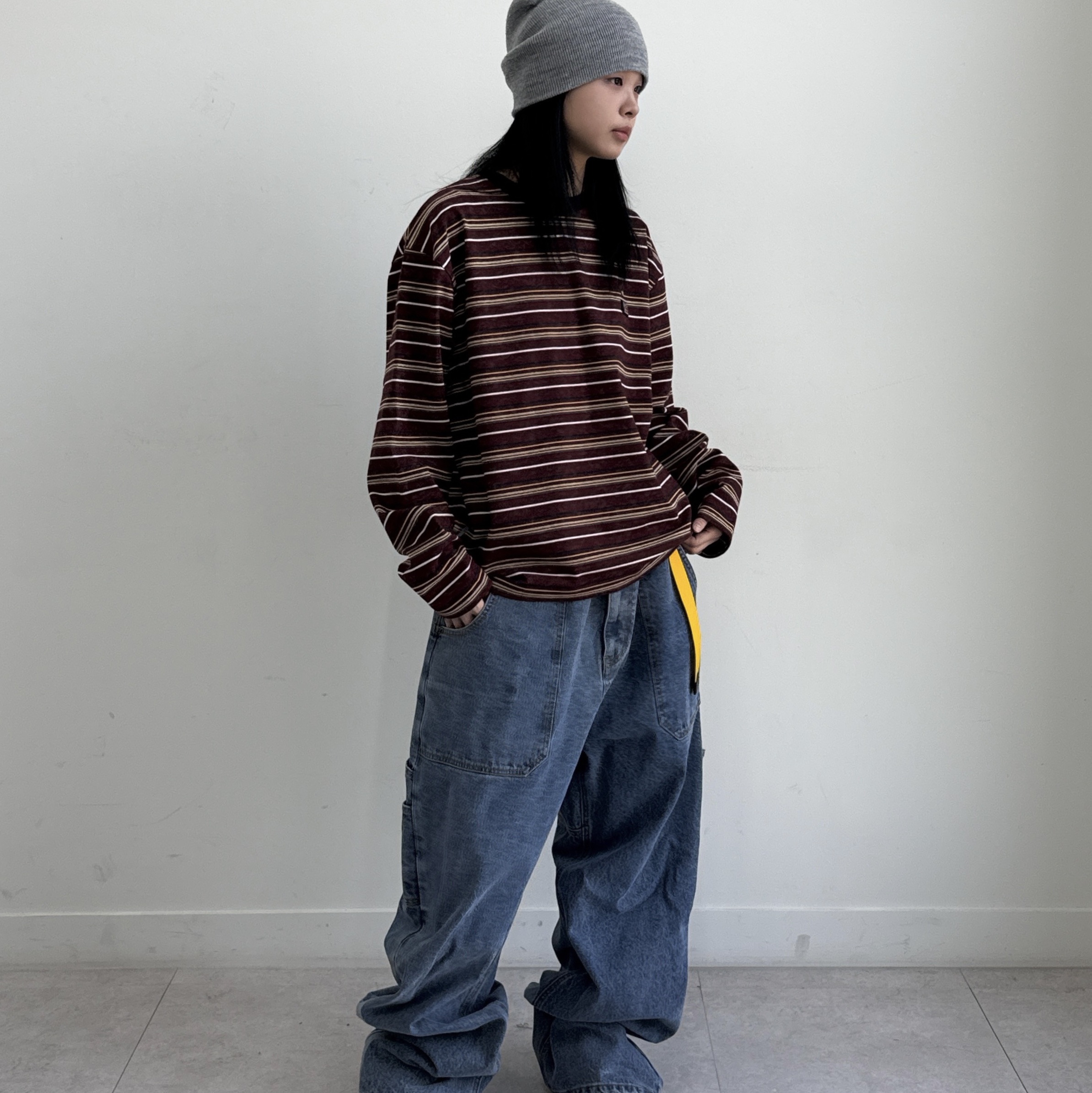 SPORT CHAMBER SC Transition T-shirt RED, SPORT CHAMBER Superwide Carpenter Denim Pants Blue 착용 스타일 - 5