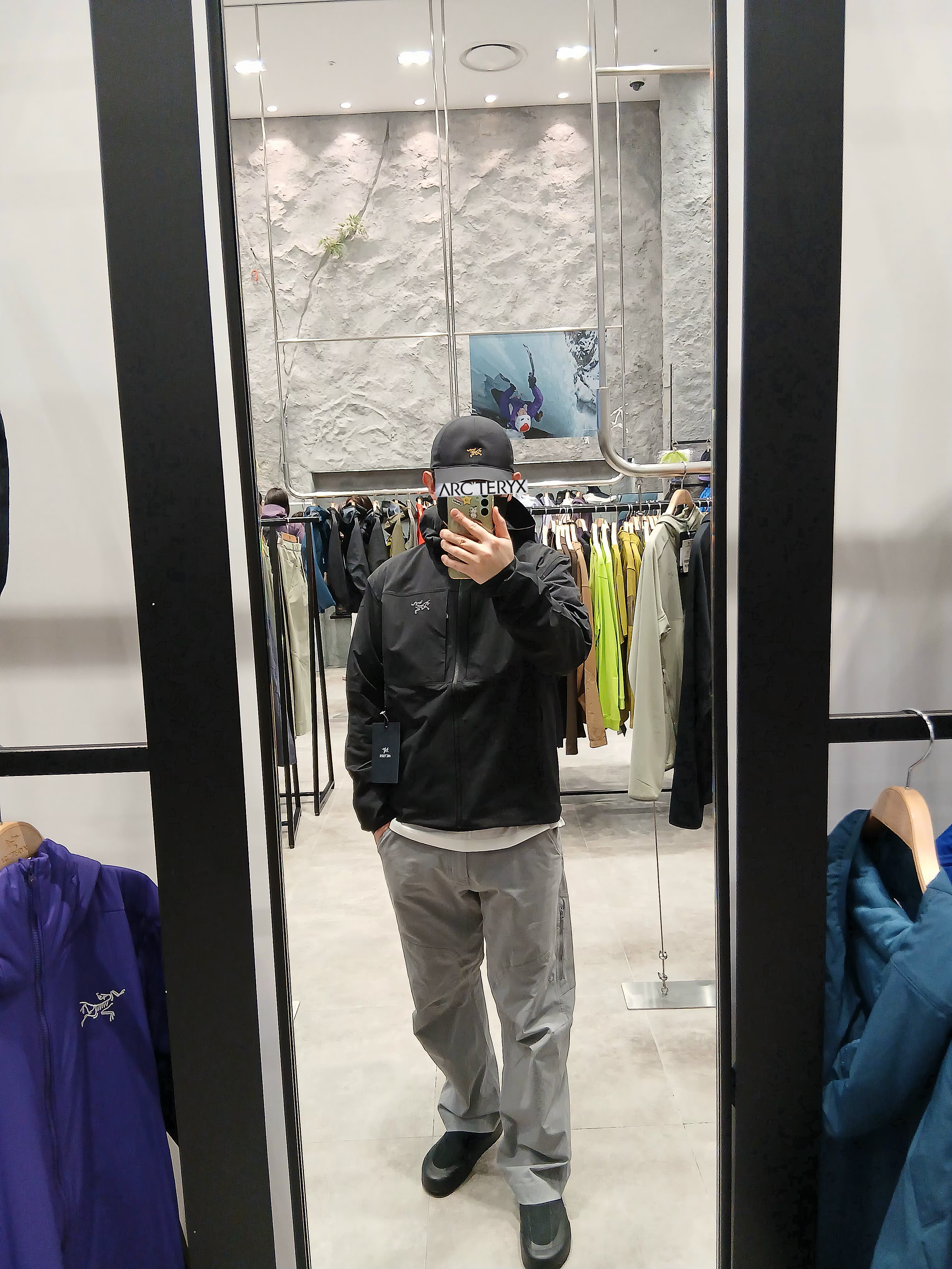 Arc'teryx Small Bird Cap Black, Arc'teryx Kragg SL Cotton LS Shirt White Light 착용 스타일 - 2