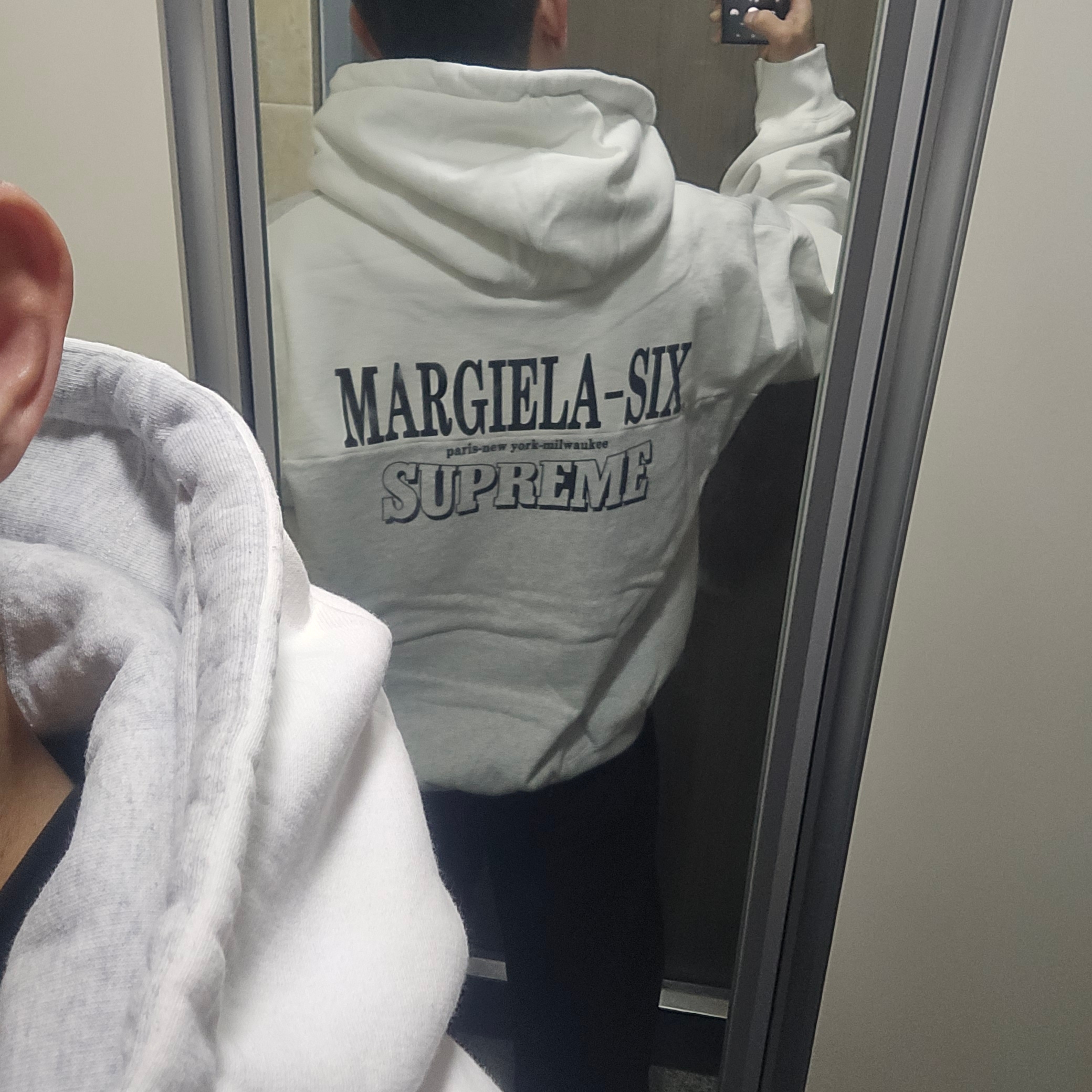 Supreme x MM6 Maison Margiela Eagle Zip Up Hooded Sweatshirt Ash Grey - 26SS 착용 스타일 - 3