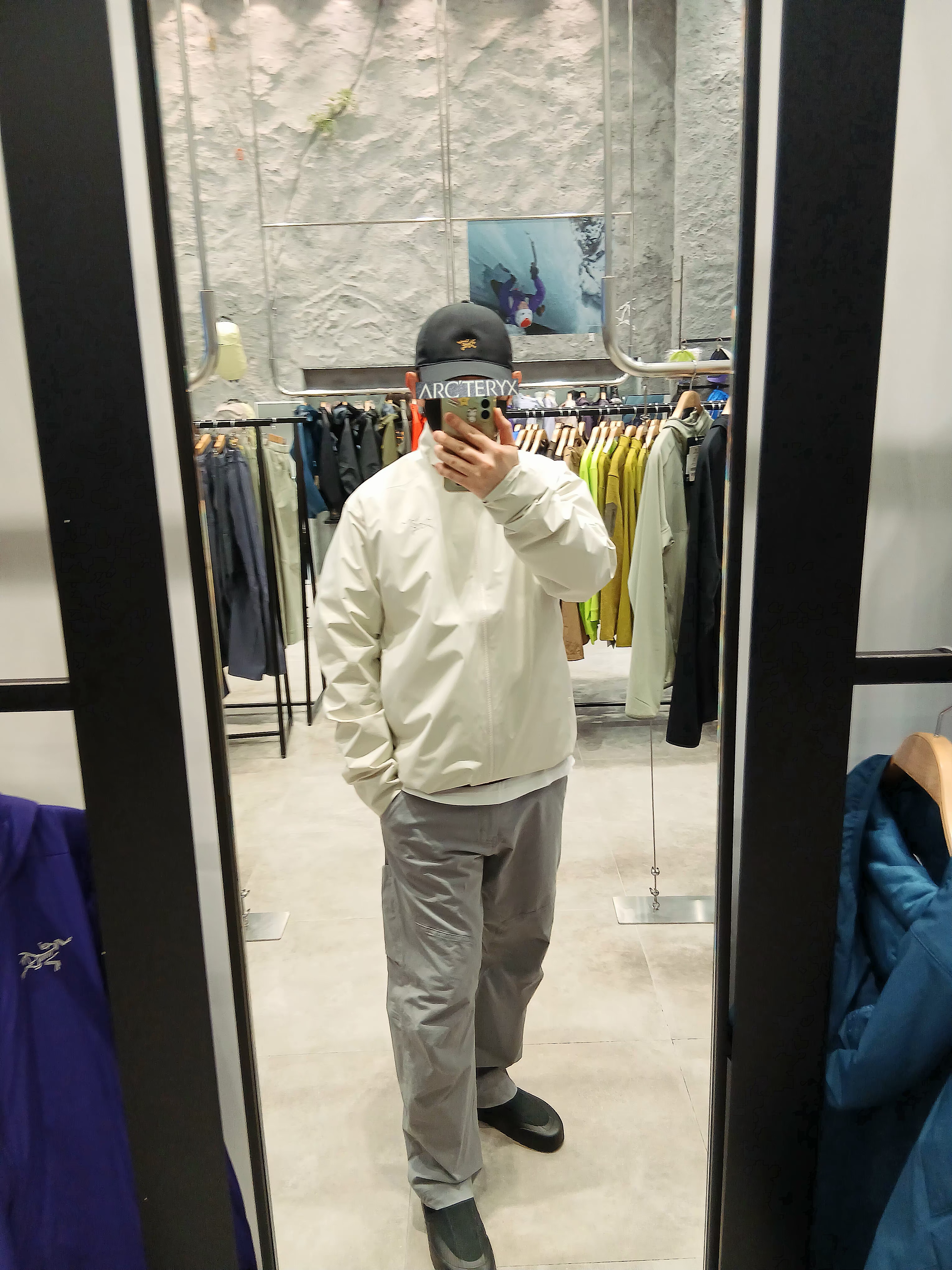 Arc'teryx Small Bird Cap Black, Arc'teryx Kragg SL Cotton LS Shirt White Light 착용 스타일 - 1
