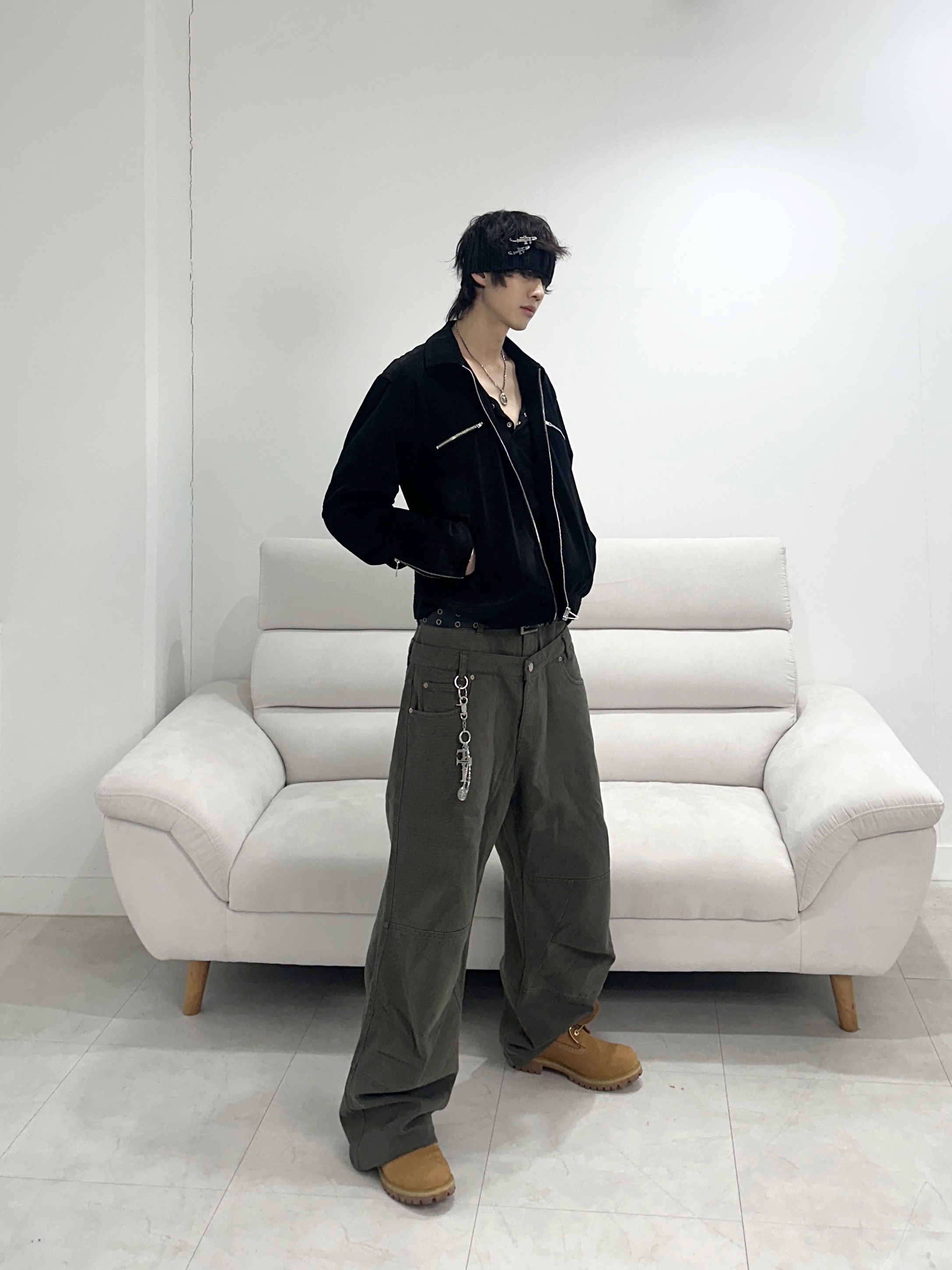 Farfromwhat Far Double Waist Pants, Farfromwhat Far Pin Button & Safety Pin 착용 스타일 - 1