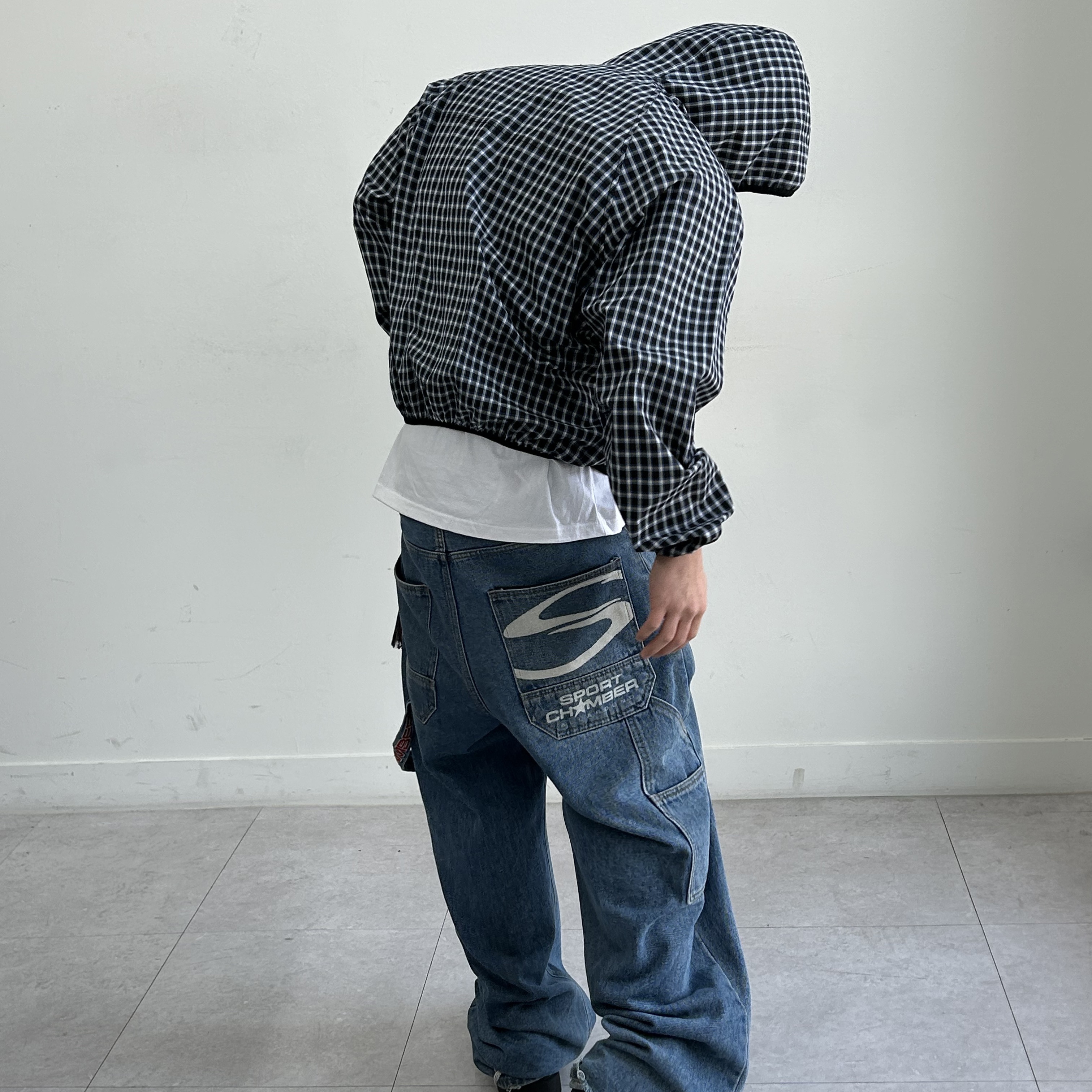 SPORT CHAMBER SC 90's Carpenter Denim Pants Blue, SPORT CHAMBER SC Square Check Windbreaker NAVY 착용 스타일 - 1