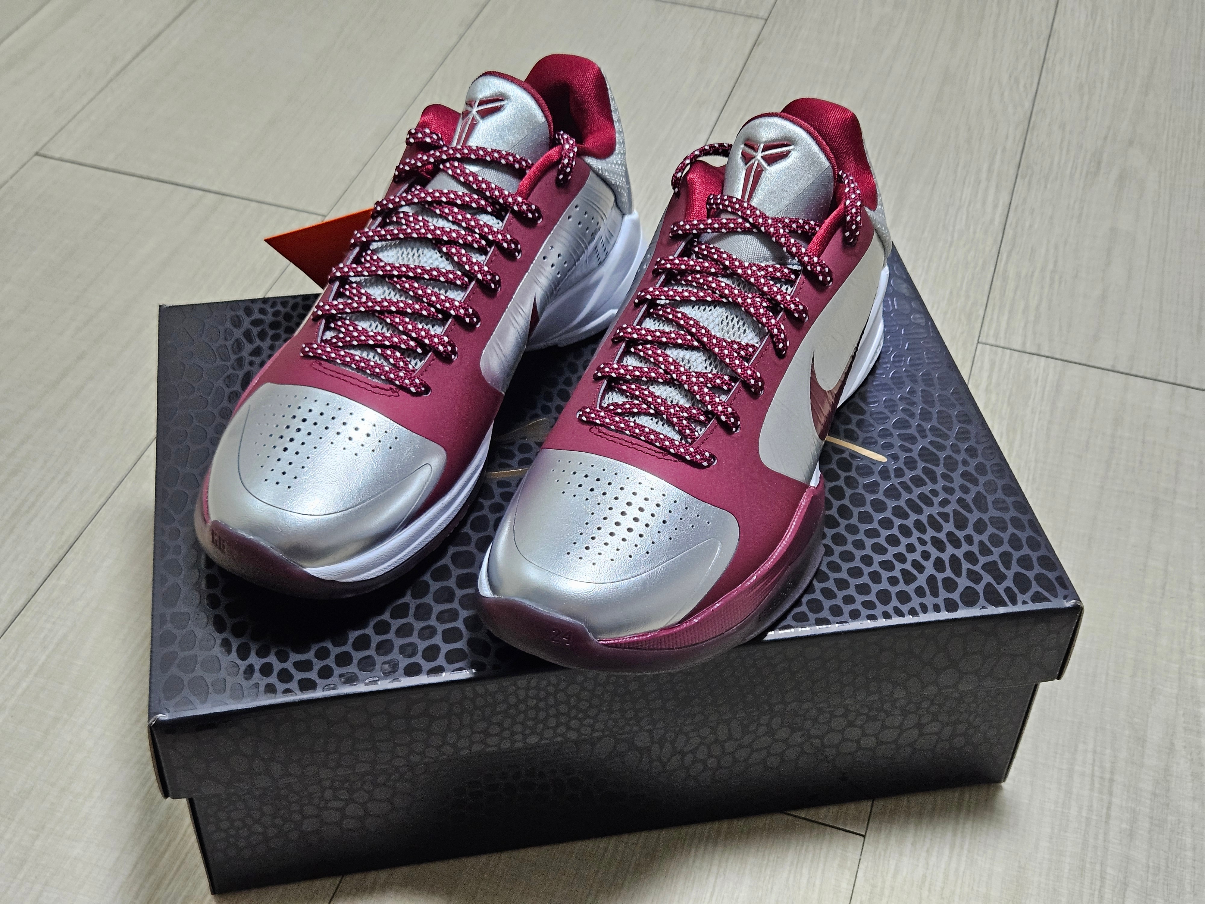 Nike Kobe 5 Protro Lower Merion Aces Away Metallic Silver Team Red, Nike Kobe 8 Protro Mambacita 착용 스타일 - 2