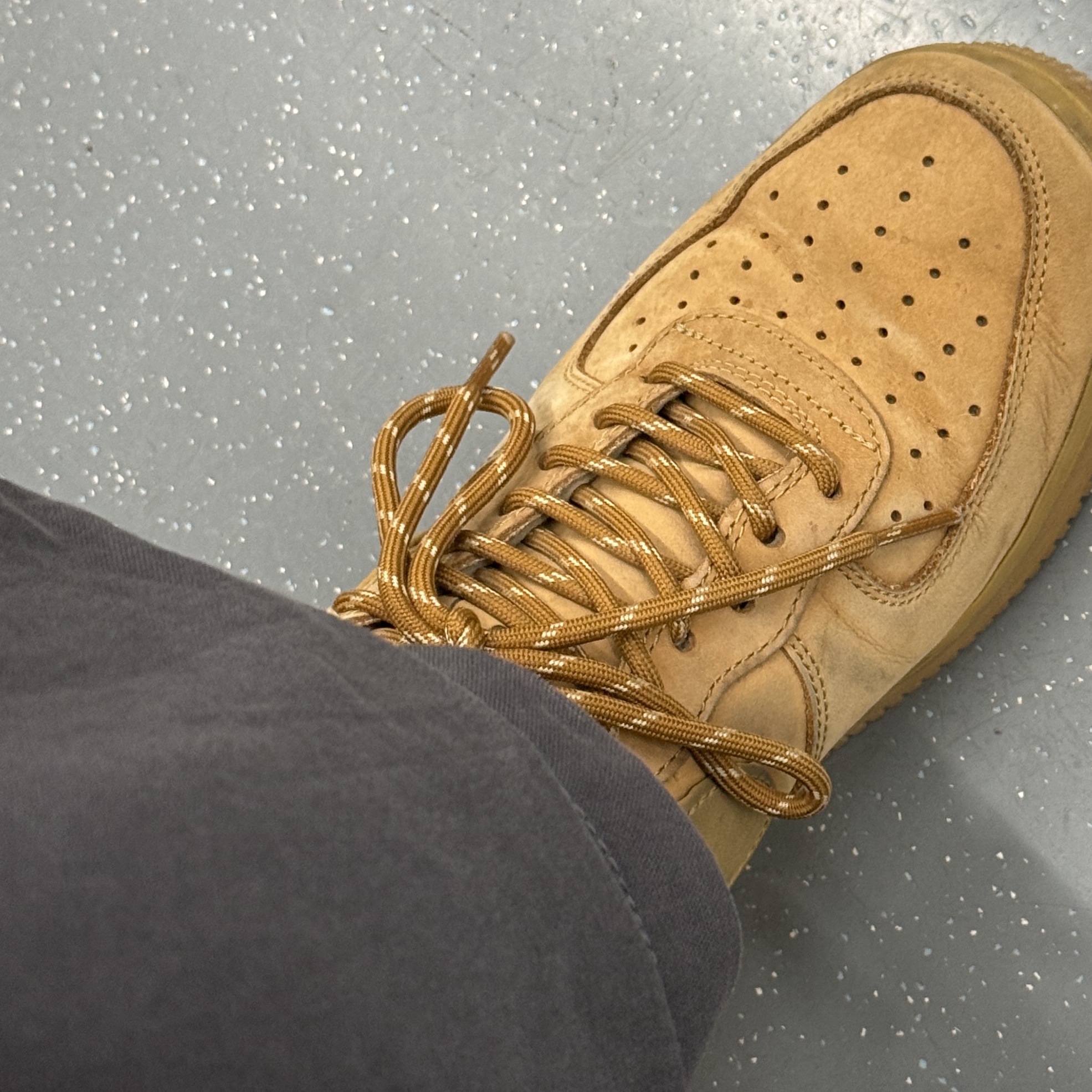 Nike Air Force 1 '07 WB Flax 착용 스타일