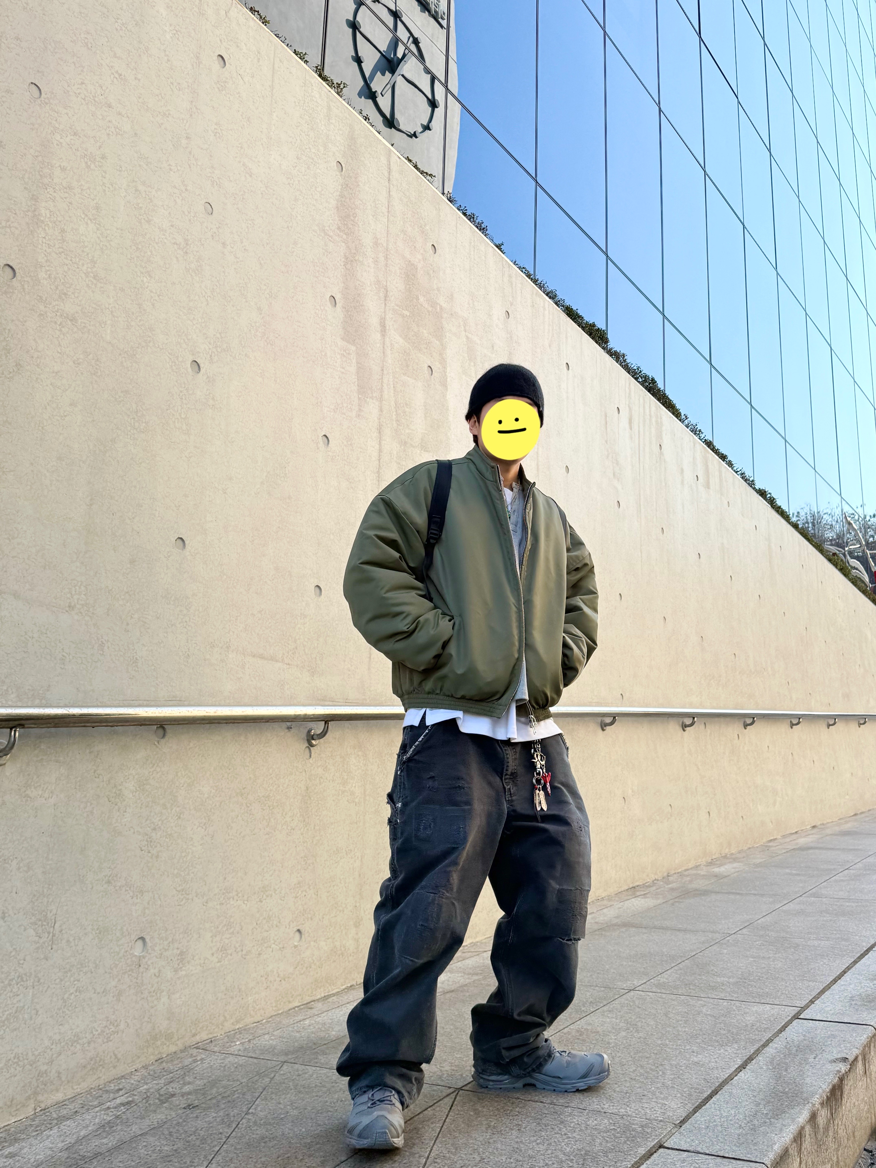 Nonnod Luster Bomber japanese Satin Khaki, Salomon x Rier XA Jungle Castlerock 착용 스타일 - 5