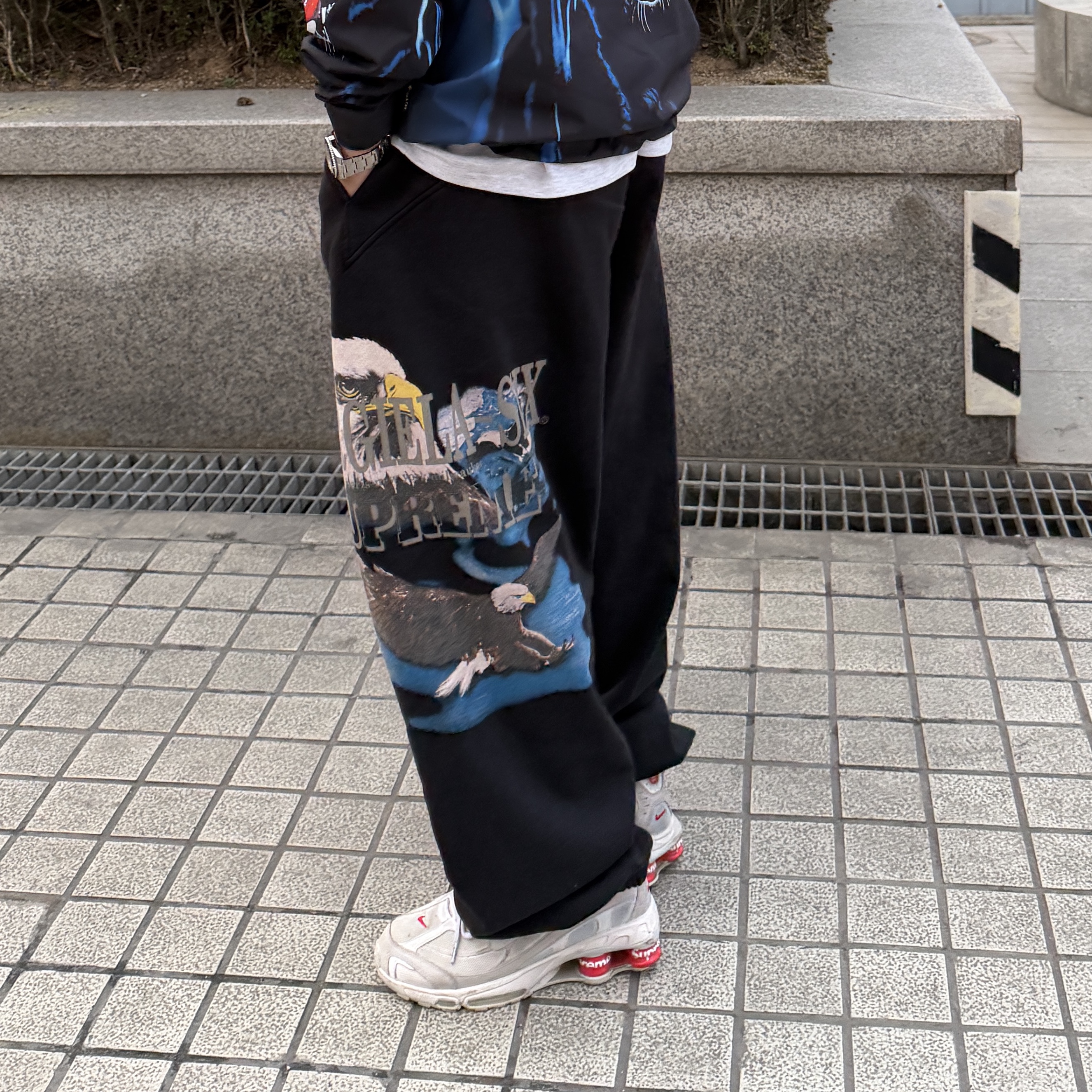 Supreme x MM6 Maison Margiela Eagle Sweatpant Black - 26SS 착용 스타일