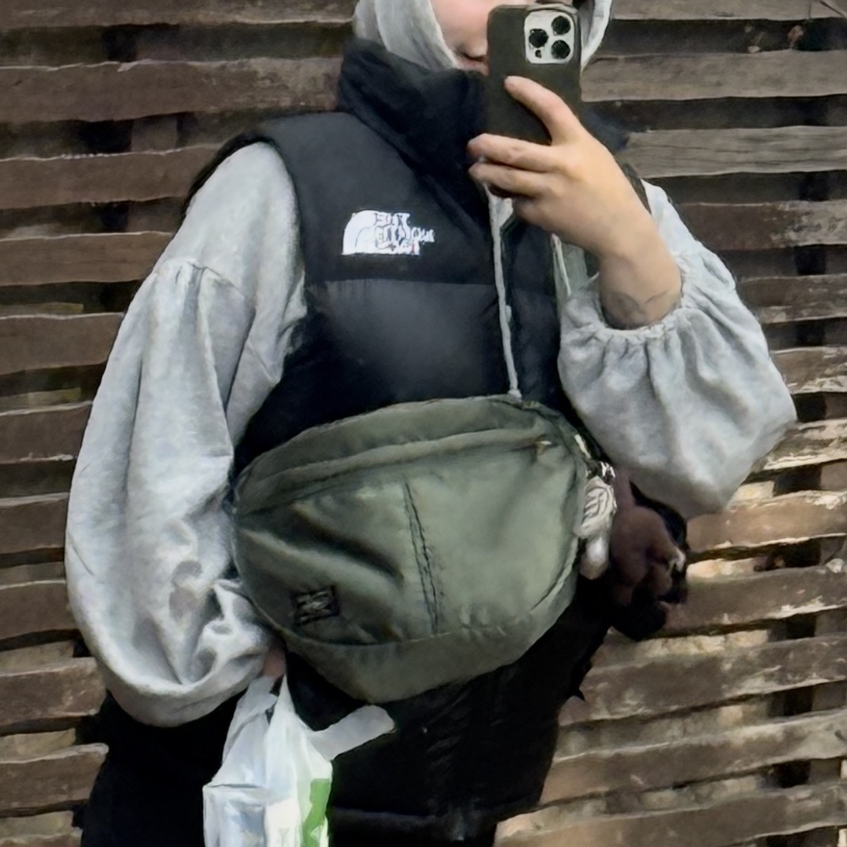 The North Face Nuptse On Ball Vest Black, Porter Tanker Shoulder Bag Sage Green 착용 스타일 - 2