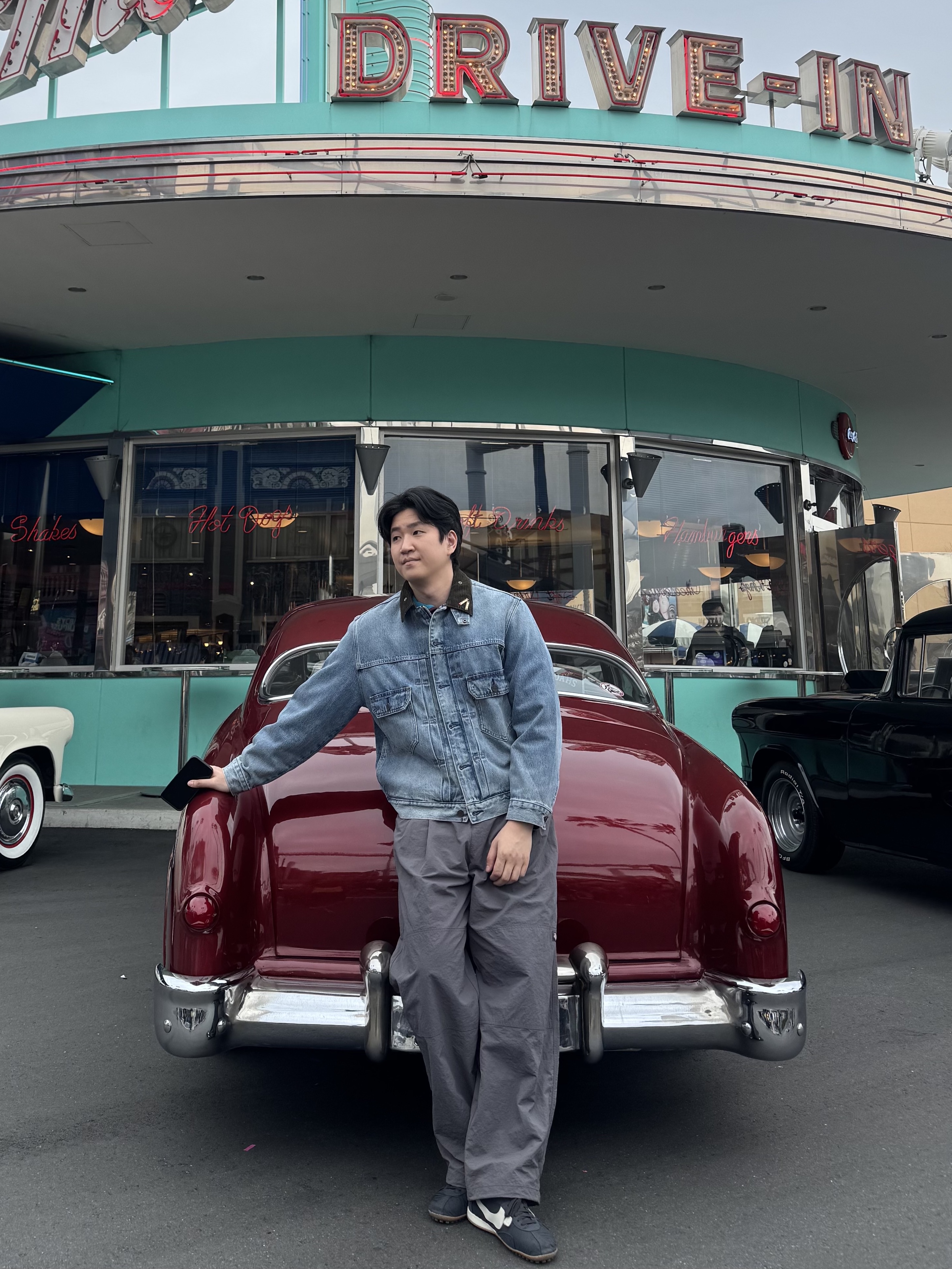 Levi's x Barbour Type II Trucker Jacket Vintage Washed Denim, Nike x Jacquemus Moon Shoe SP Off Noir Cashmere 착용 스타일 - 1