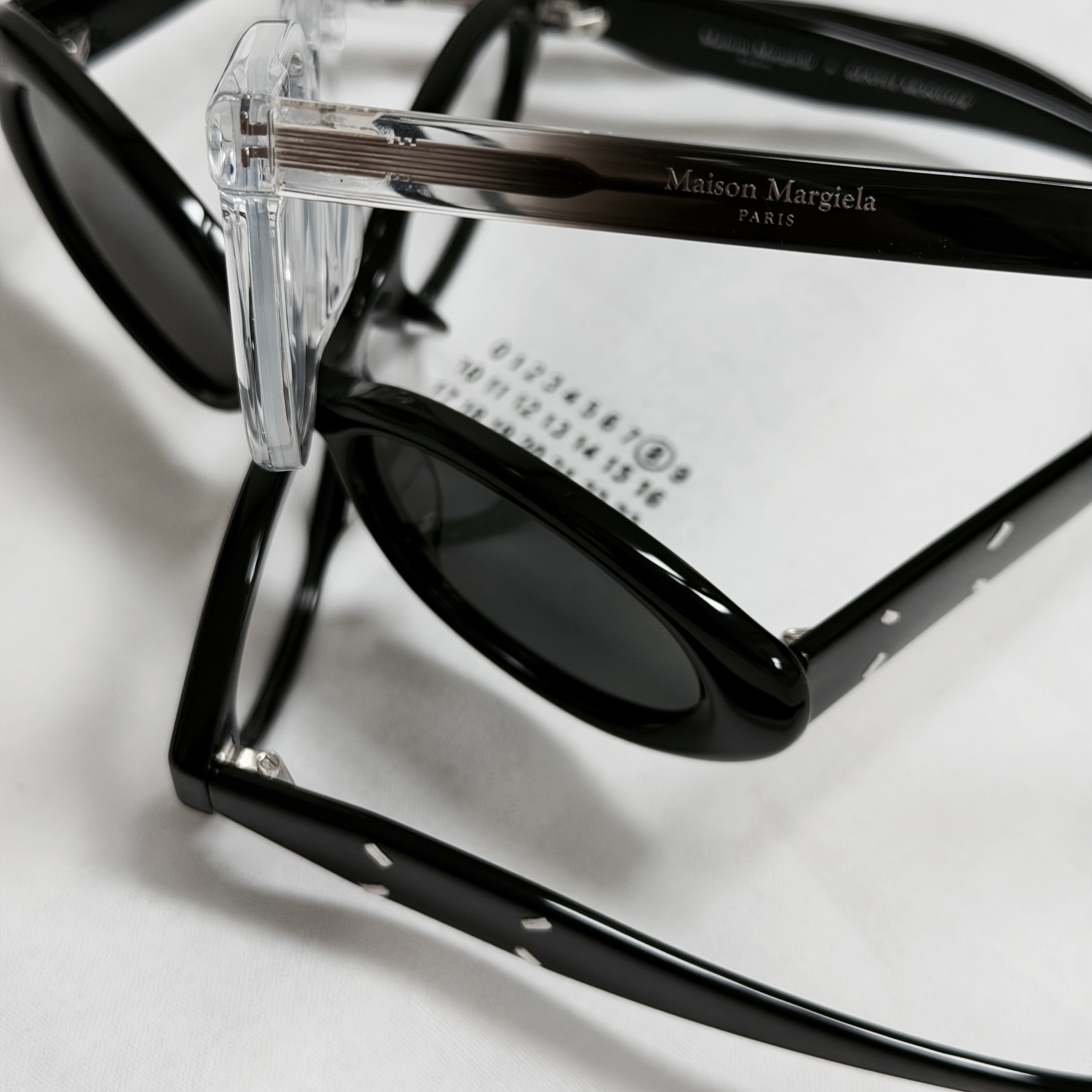 Gentle Monster x Maison Margiela MM107 Black Black, Gentle Monster x Maison Margiela MM010 Clear Black Gradient 착용 스타일