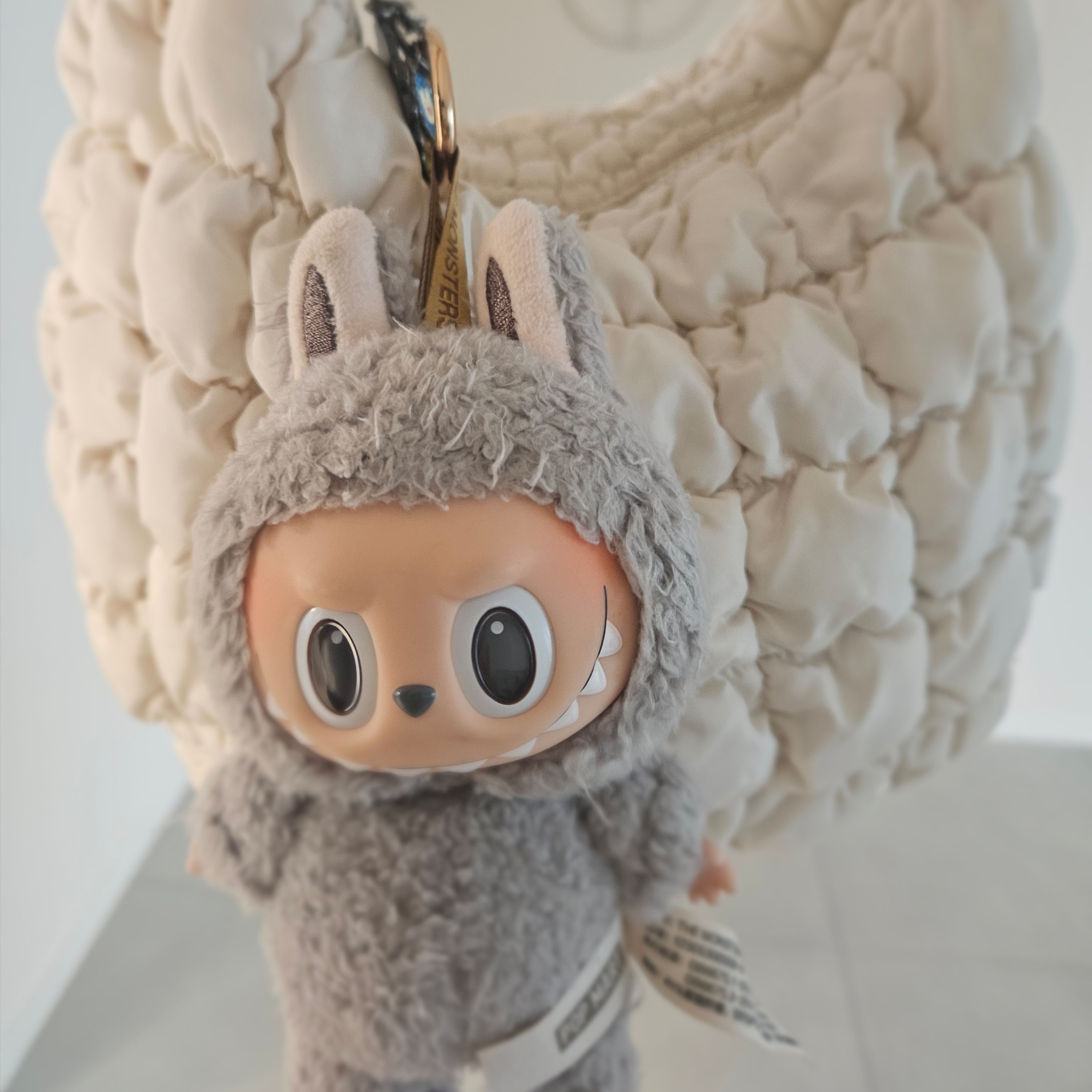 Pop Mart Labubu The Monsters Labubu Tasty Macarons Series Sesame Bean Keyring (Opened Case), COS Quilted Mini Bag Cream 착용 스타일 - 1