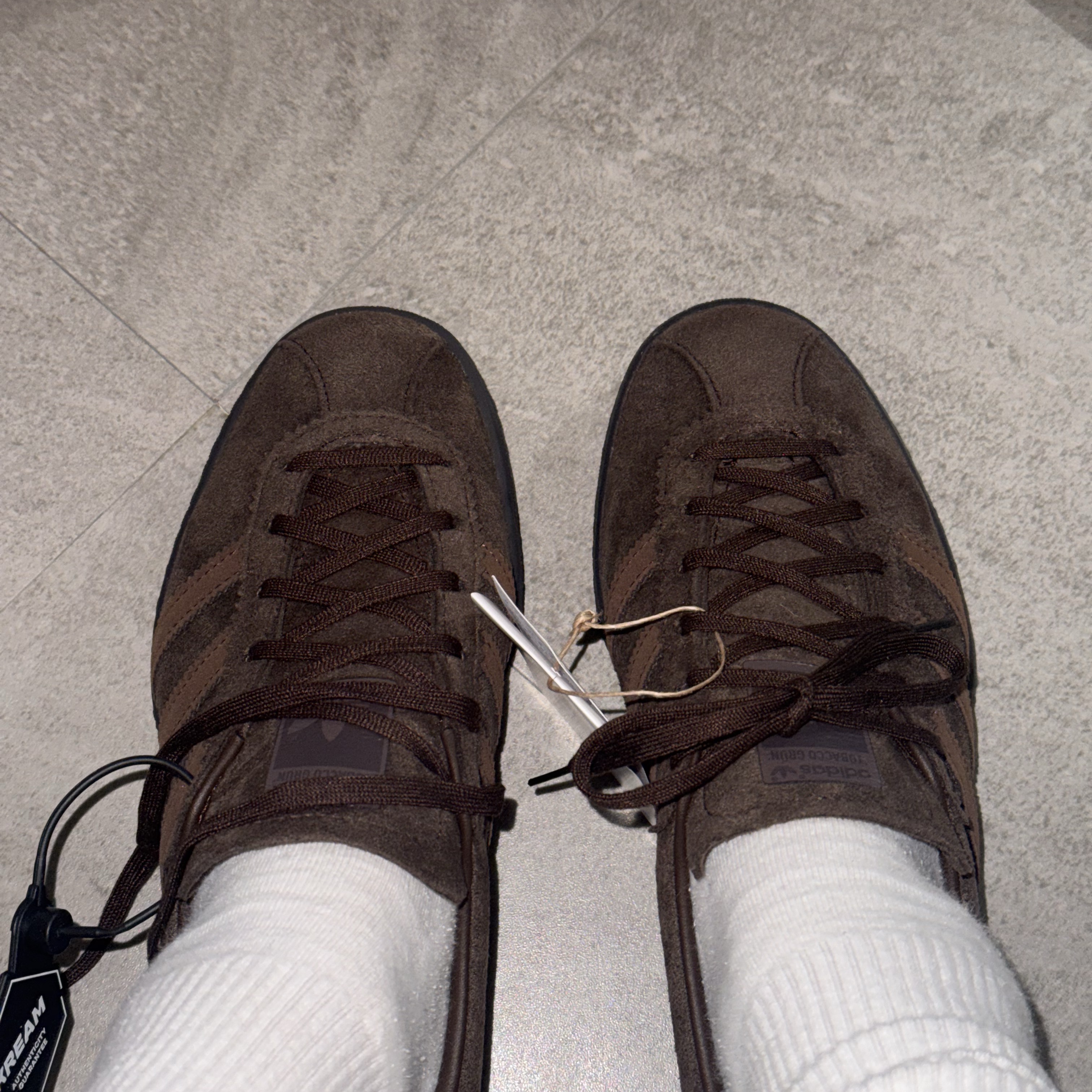 Adidas Tobacco Gruen Dark Brown 착용 스타일 - 2