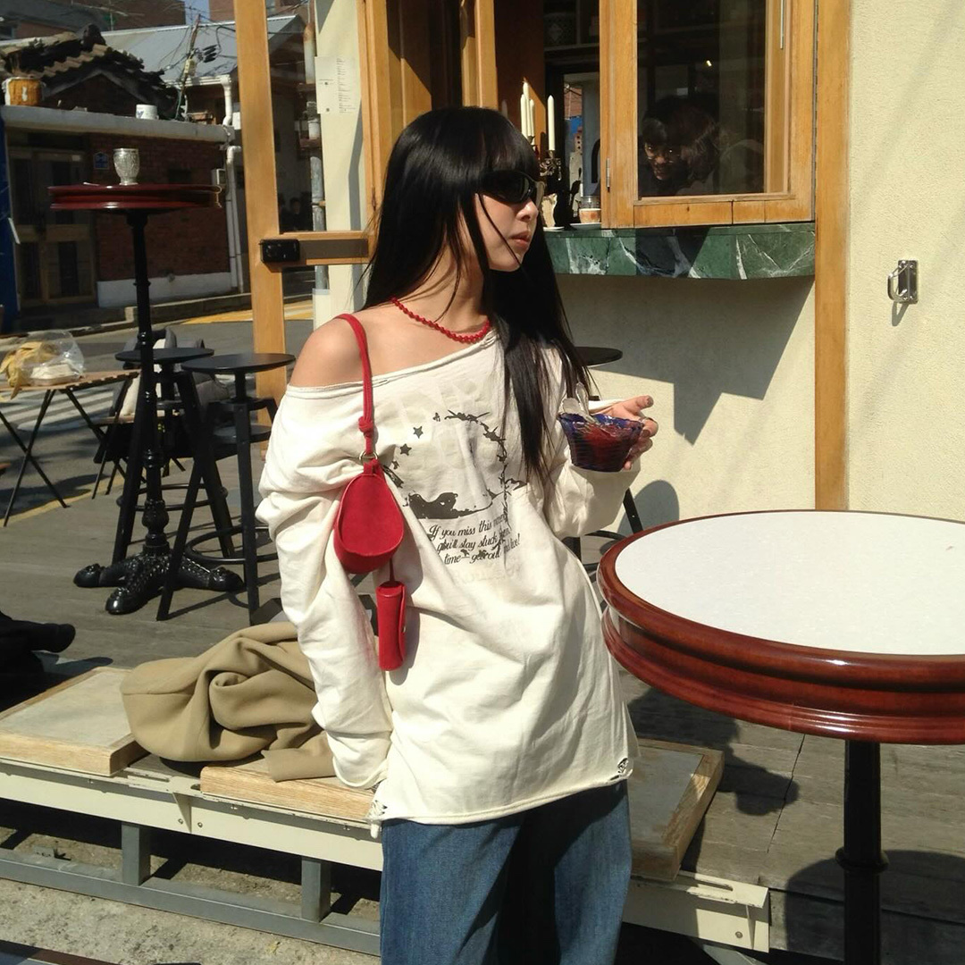 Thevinylhouse Raw Cut Over Ls Tee (W) Cream 착용 스타일