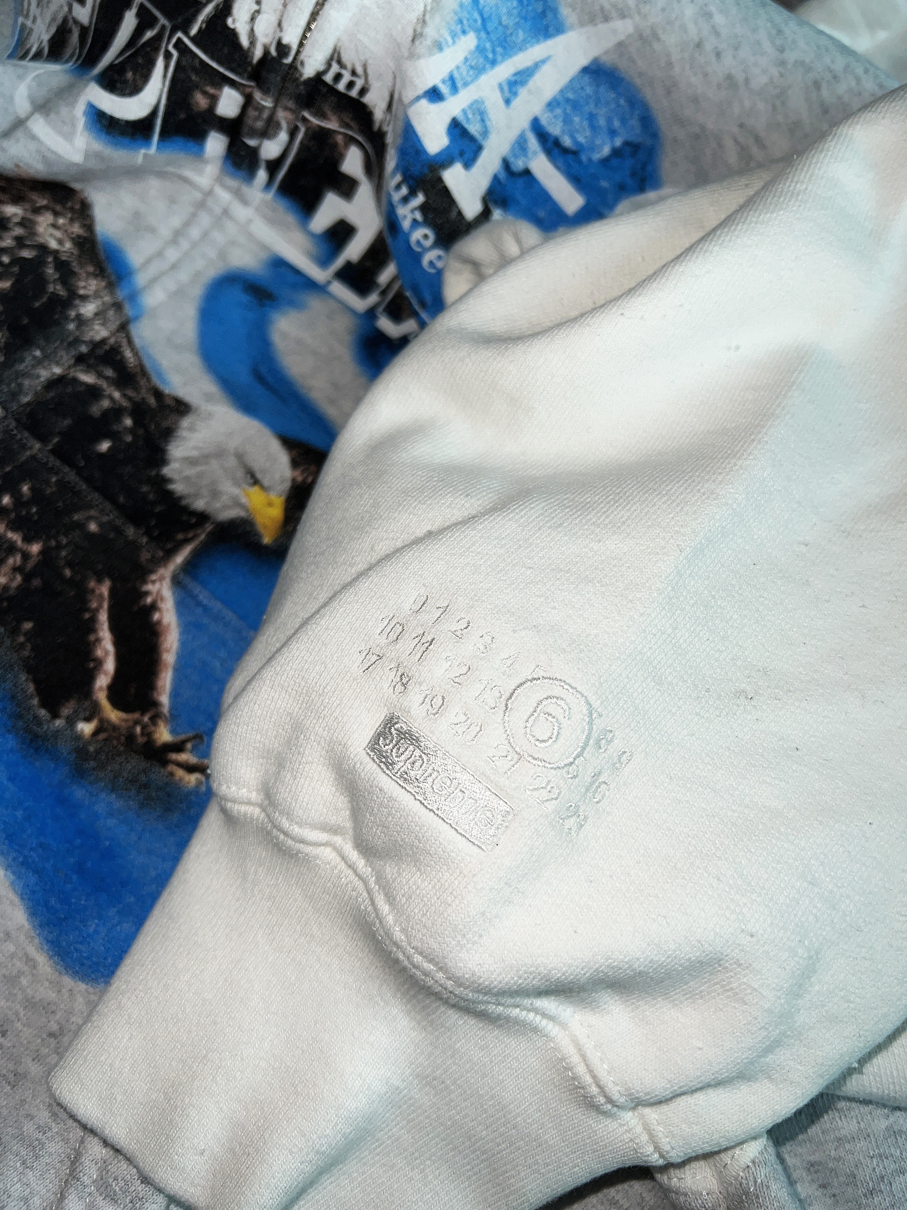 Supreme x MM6 Maison Margiela Eagle Zip Up Hooded Sweatshirt Ash Grey - 26SS 착용 스타일