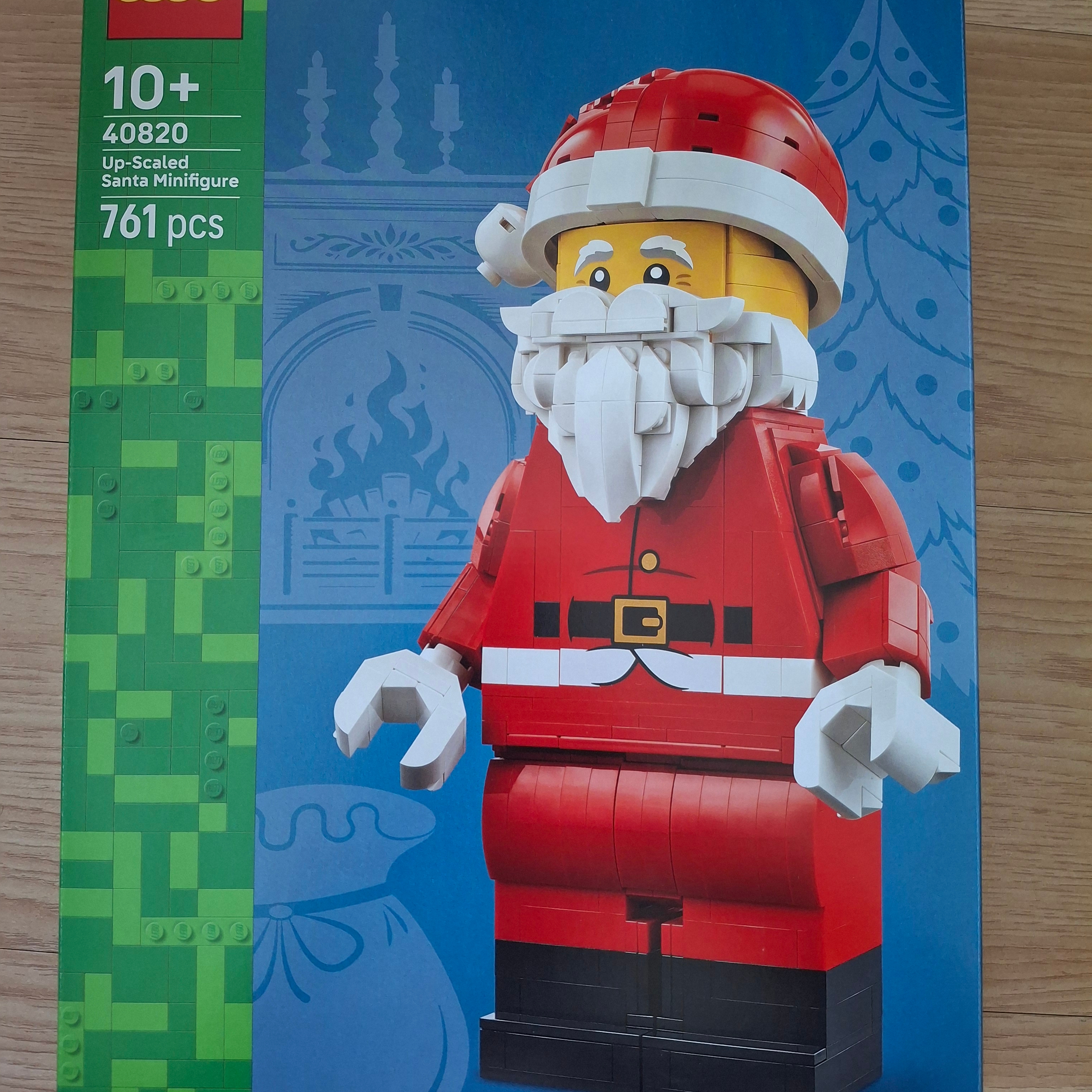 Lego Minifigures Up-Scaled Santa Minifigure 착용 스타일