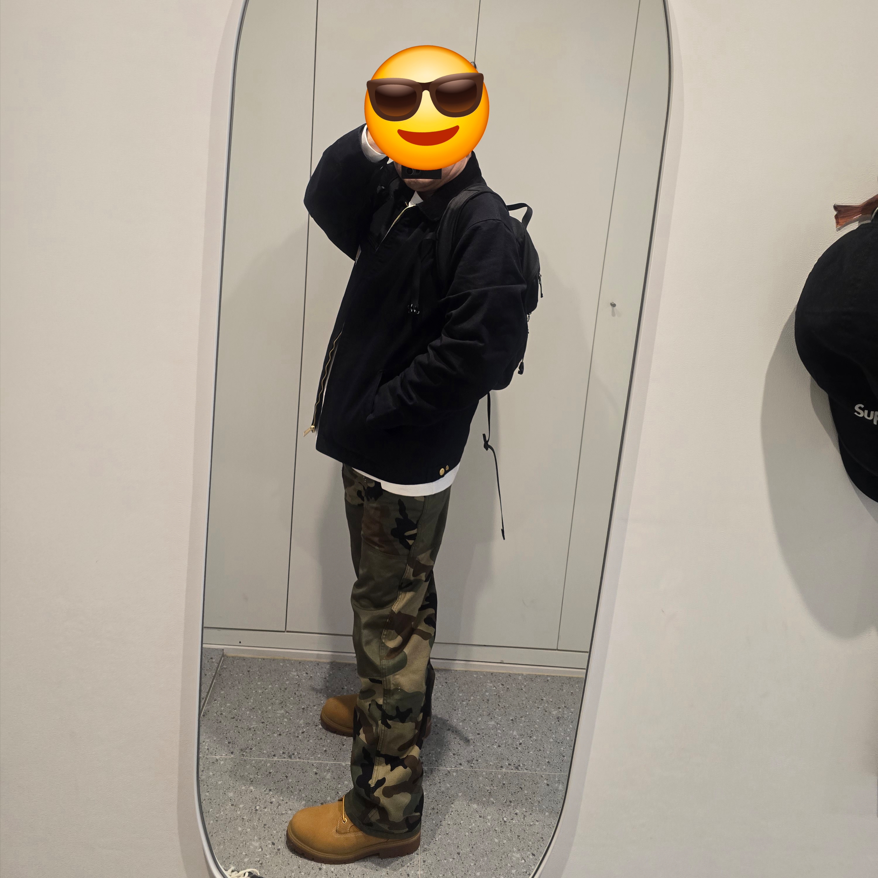 Stussy Utility Pants Woodland Camo, Carhartt WIP Detroit Jacket Black 착용 스타일 - 1