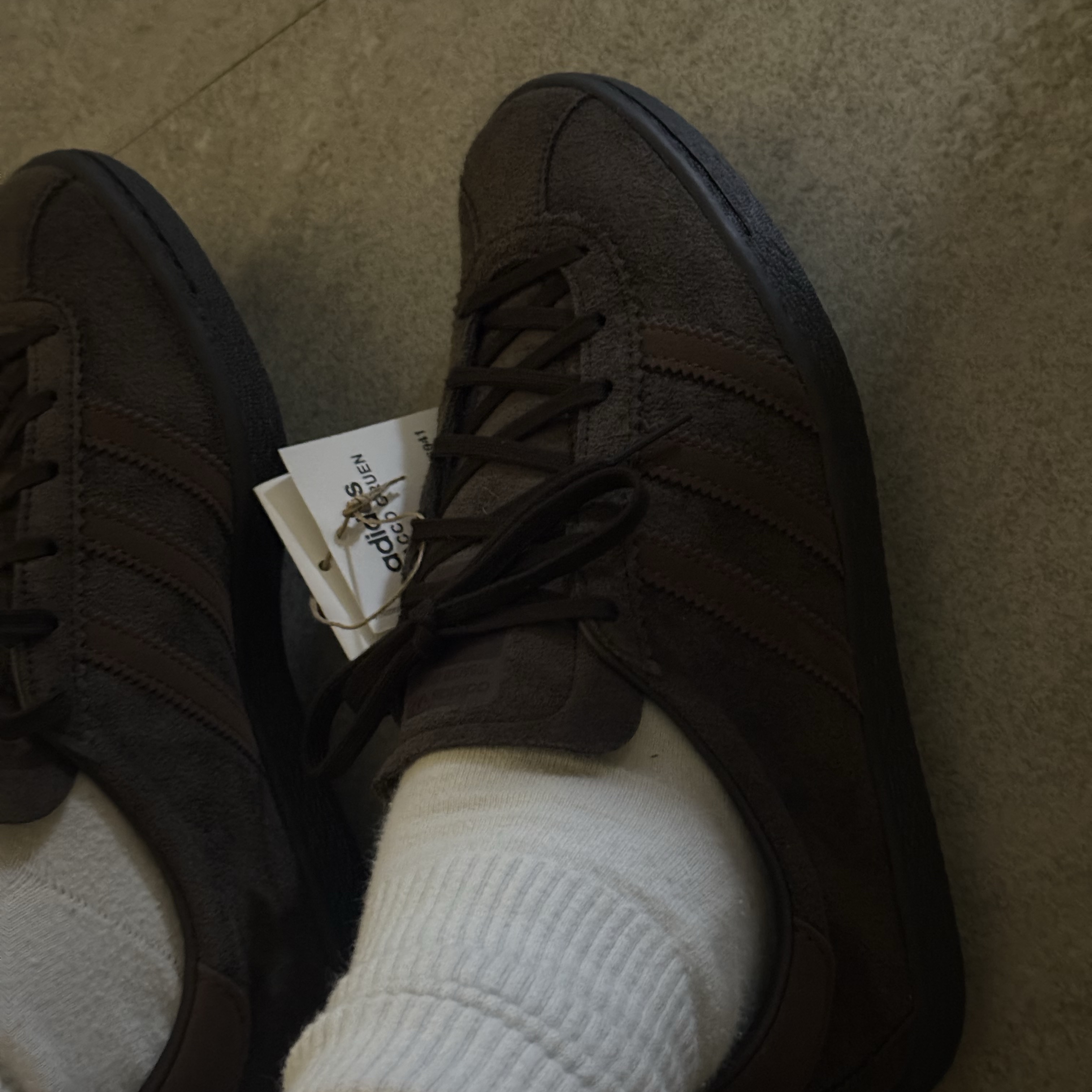 Adidas Tobacco Gruen Dark Brown 착용 스타일 - 4